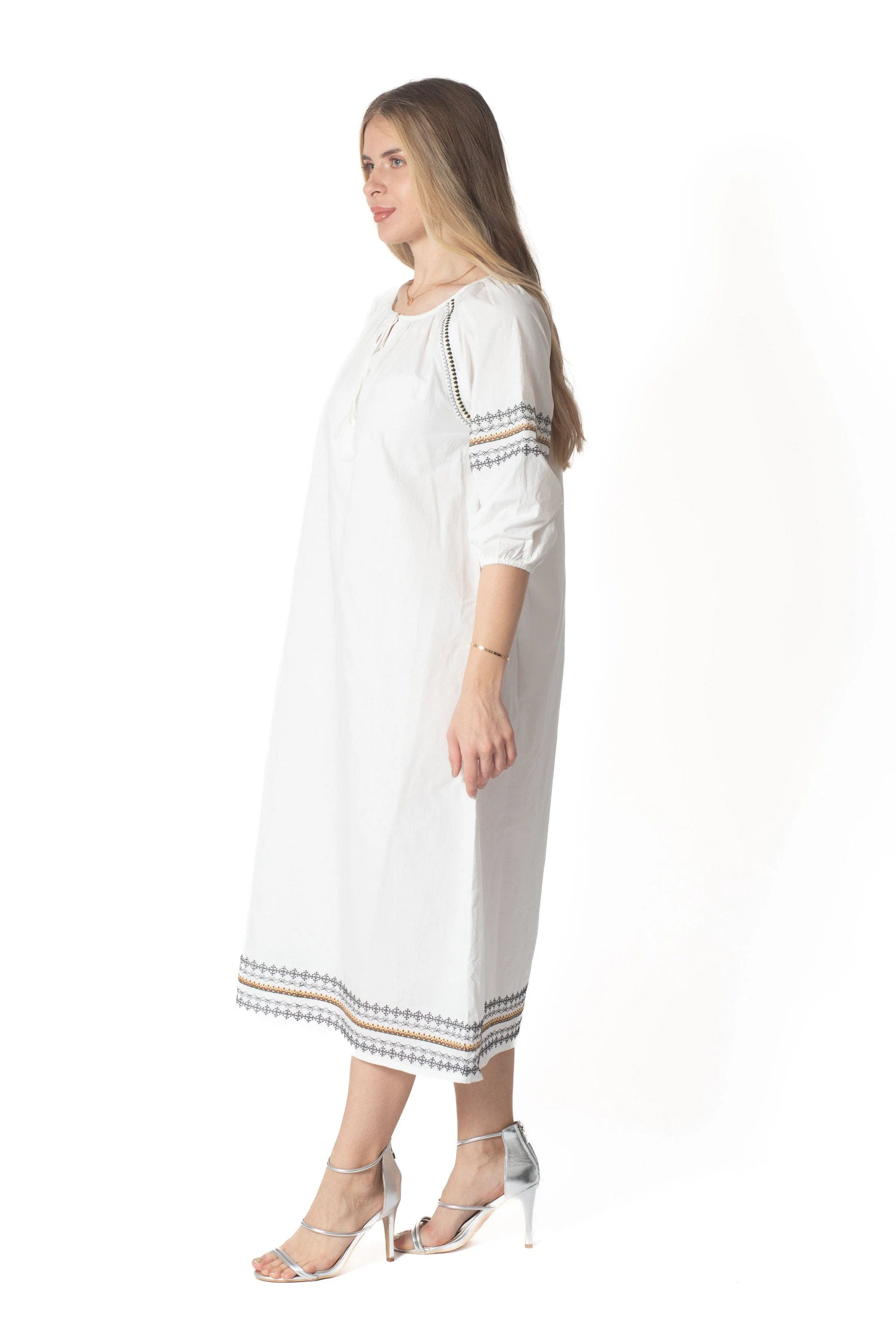 Long Dress Adorned With Embroidery At The Bottom, 3/4 Sleeves - Image 3
