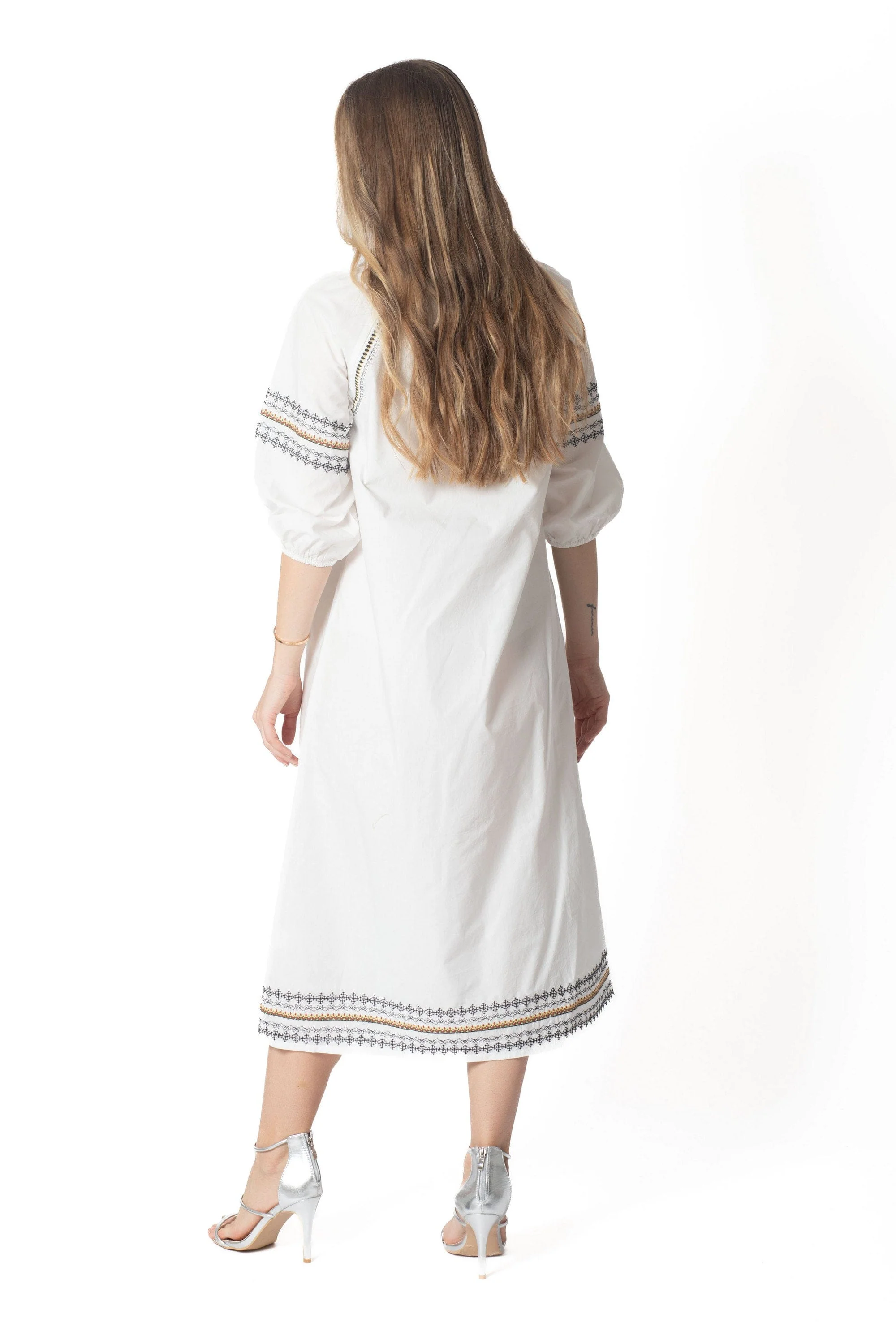 Long Dress Adorned With Embroidery At The Bottom, 3/4 Sleeves - Image 4