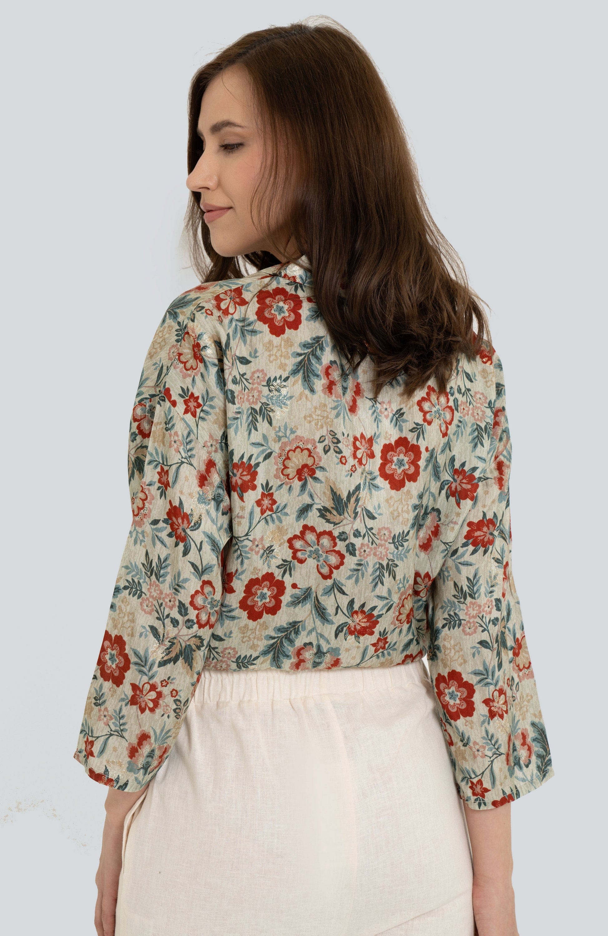 Short Blouse With Floral Pattern - Image 3