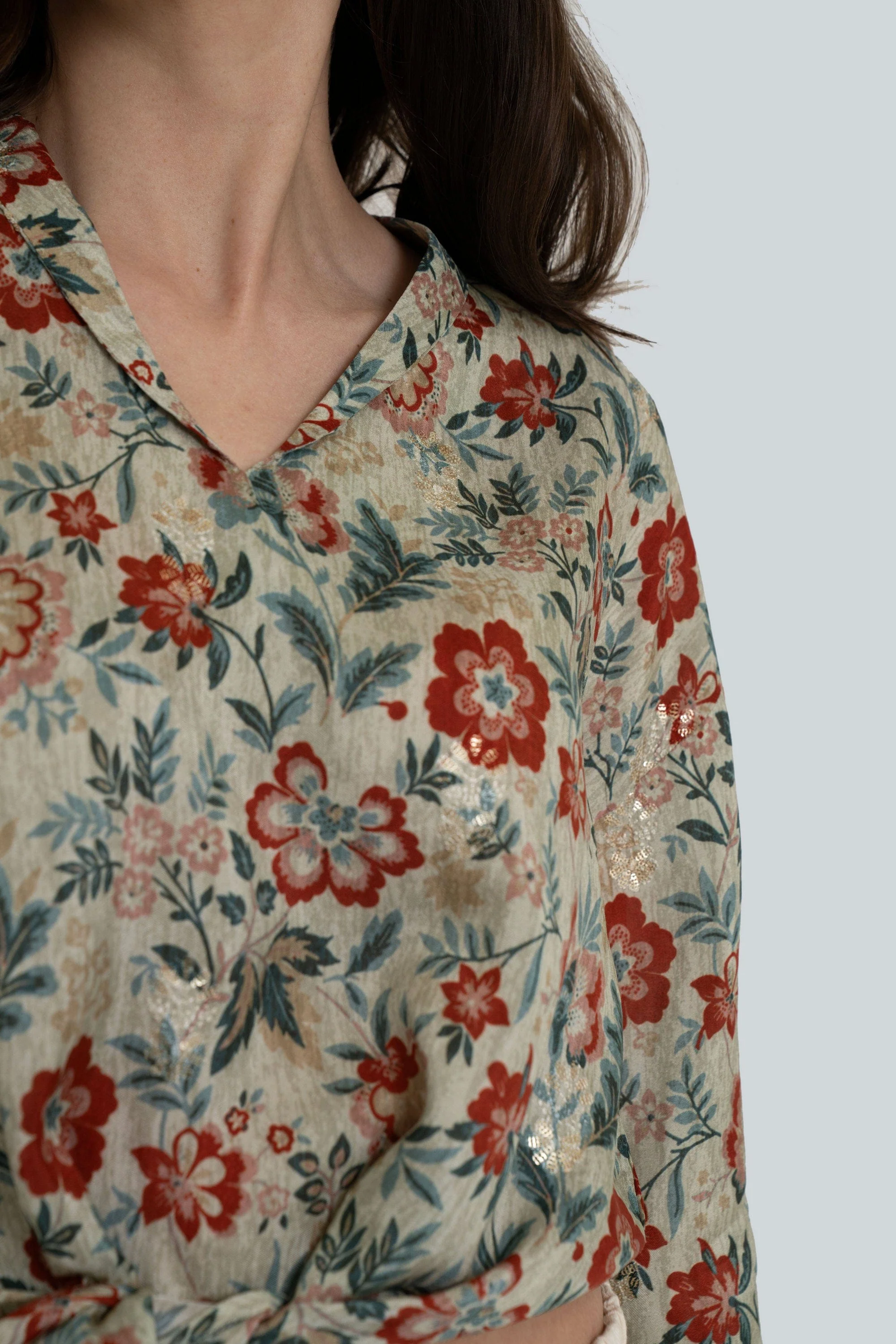 Short Blouse With Floral Pattern - Image 4