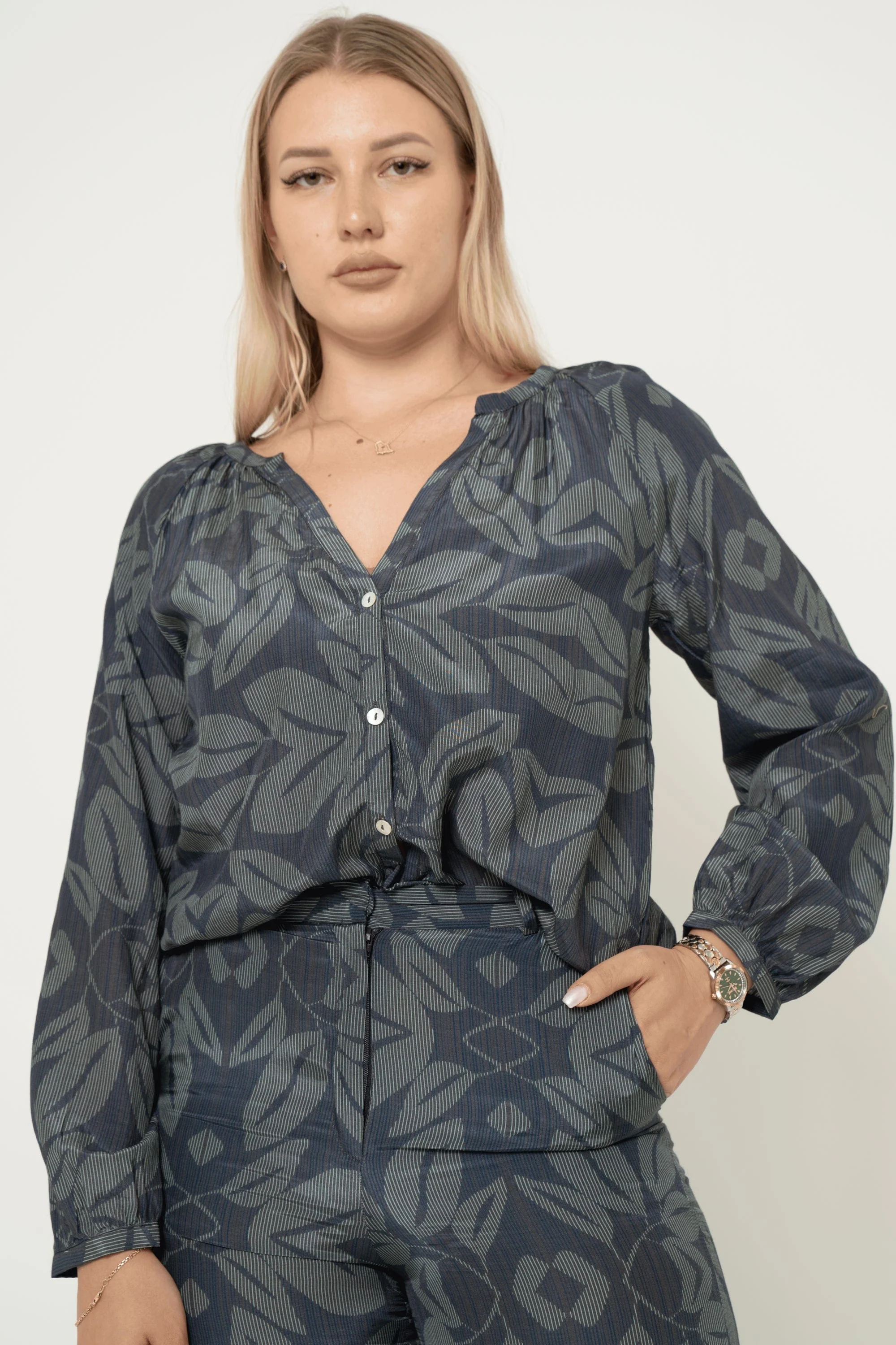 Long-Sleeve Printed Blouse - Image 5