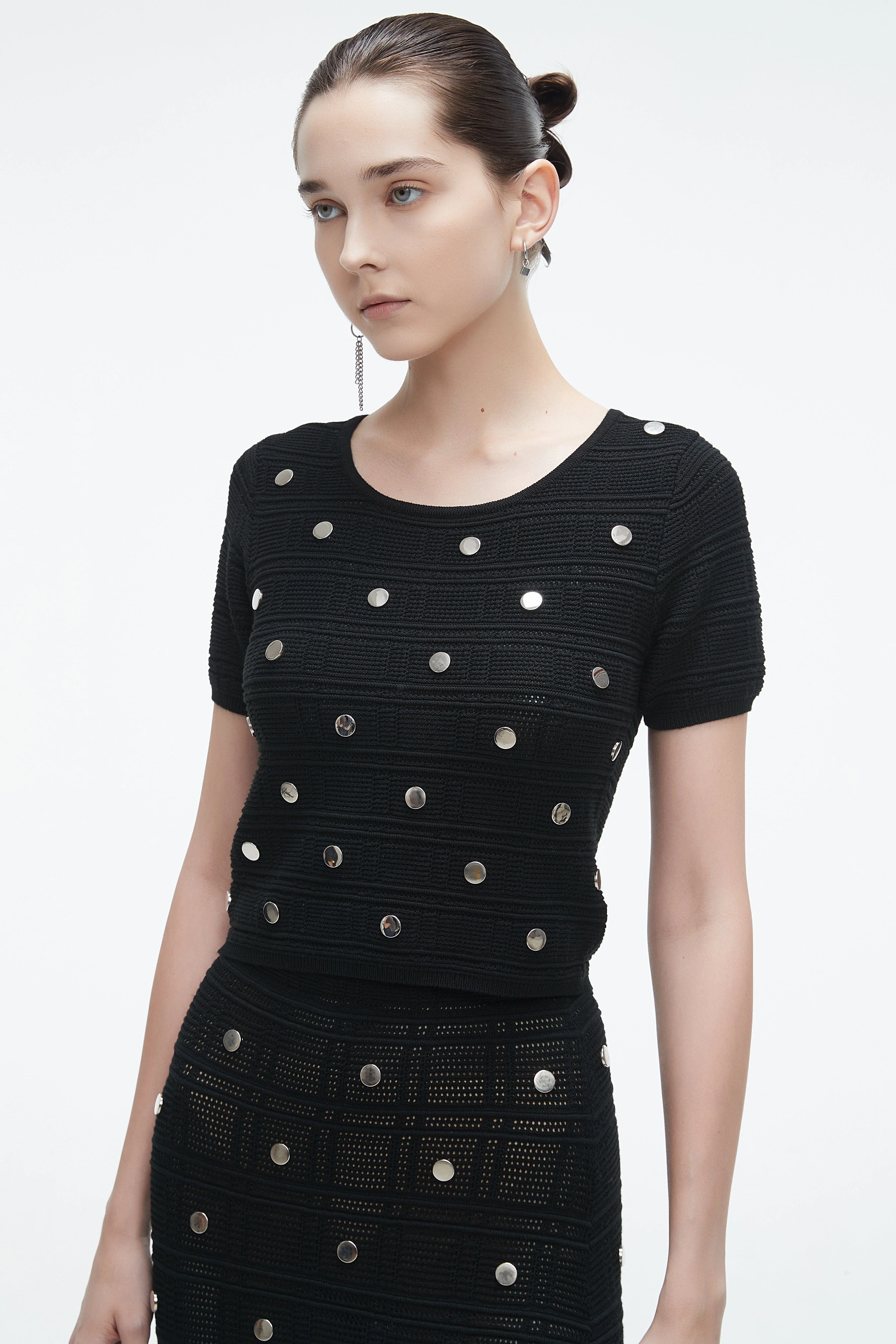 Short Sleeve Blouse With Round Neck And Ruffled Waist - Image 4