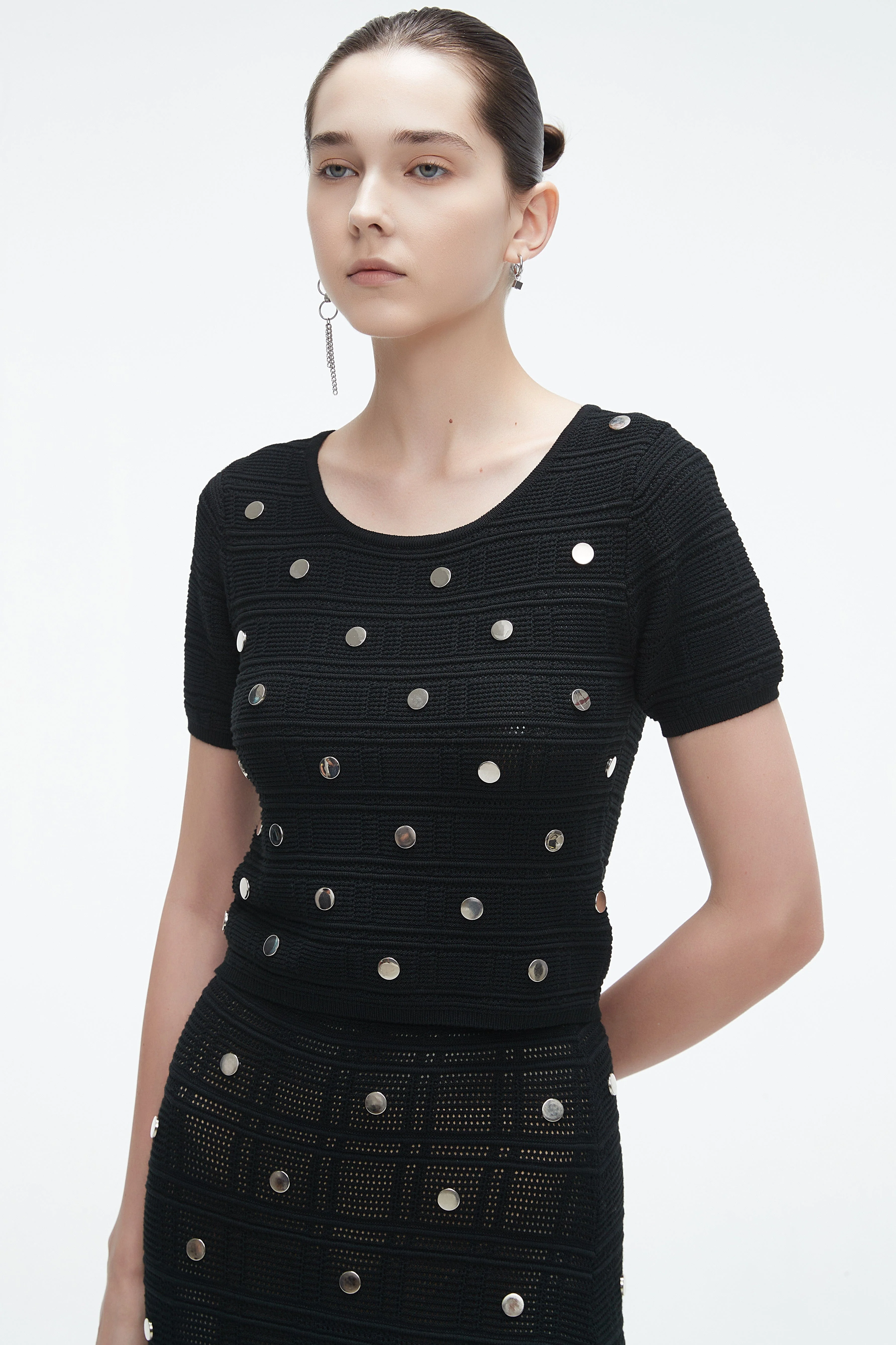 Short Sleeve Blouse With Round Neck And Ruffled Waist - Image 5