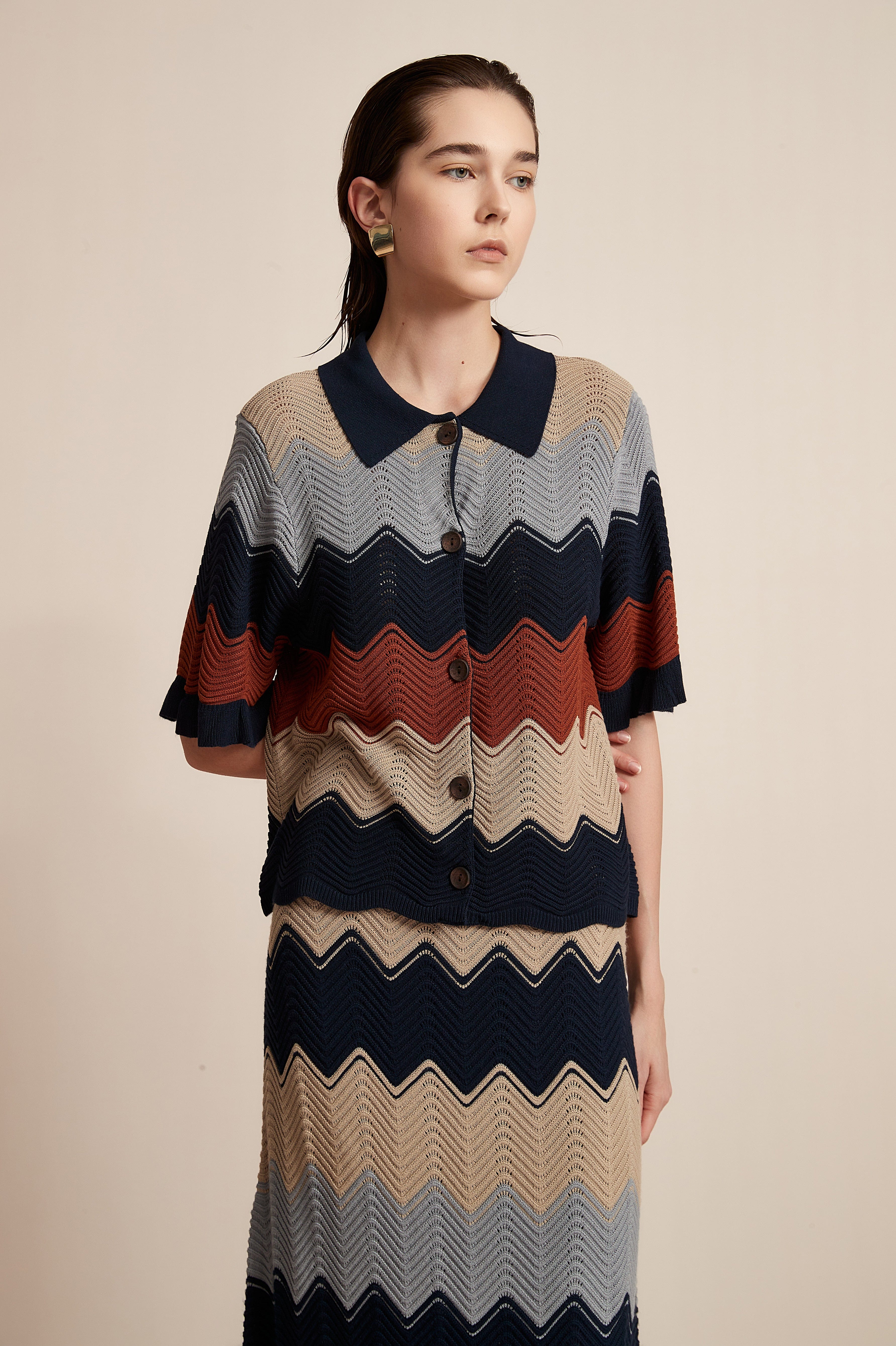 Multi-Colored Wool Blouse With Half Sleeves And Collar - Image 7