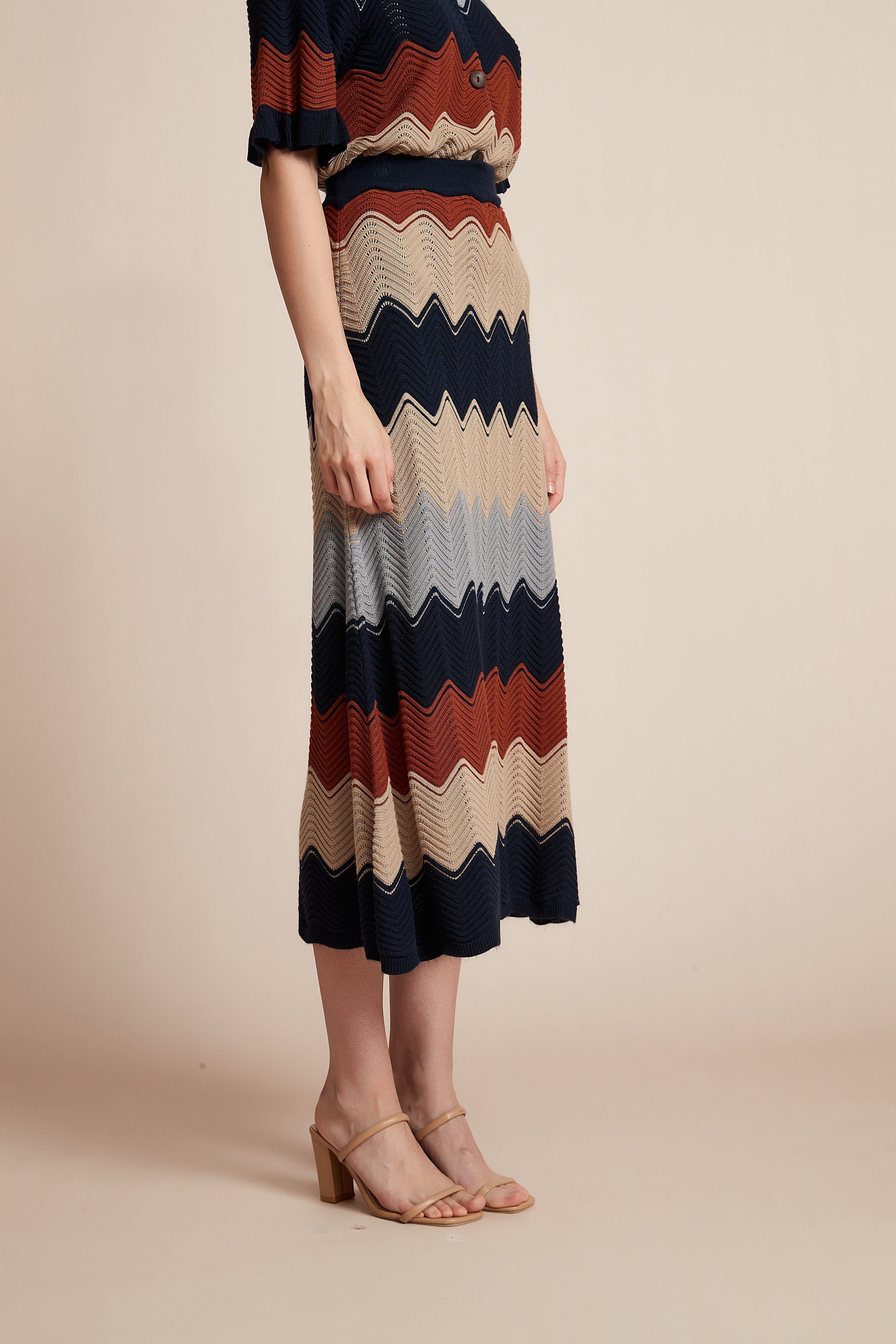 Wide Midi Skirt In Knit Colors - Image 4