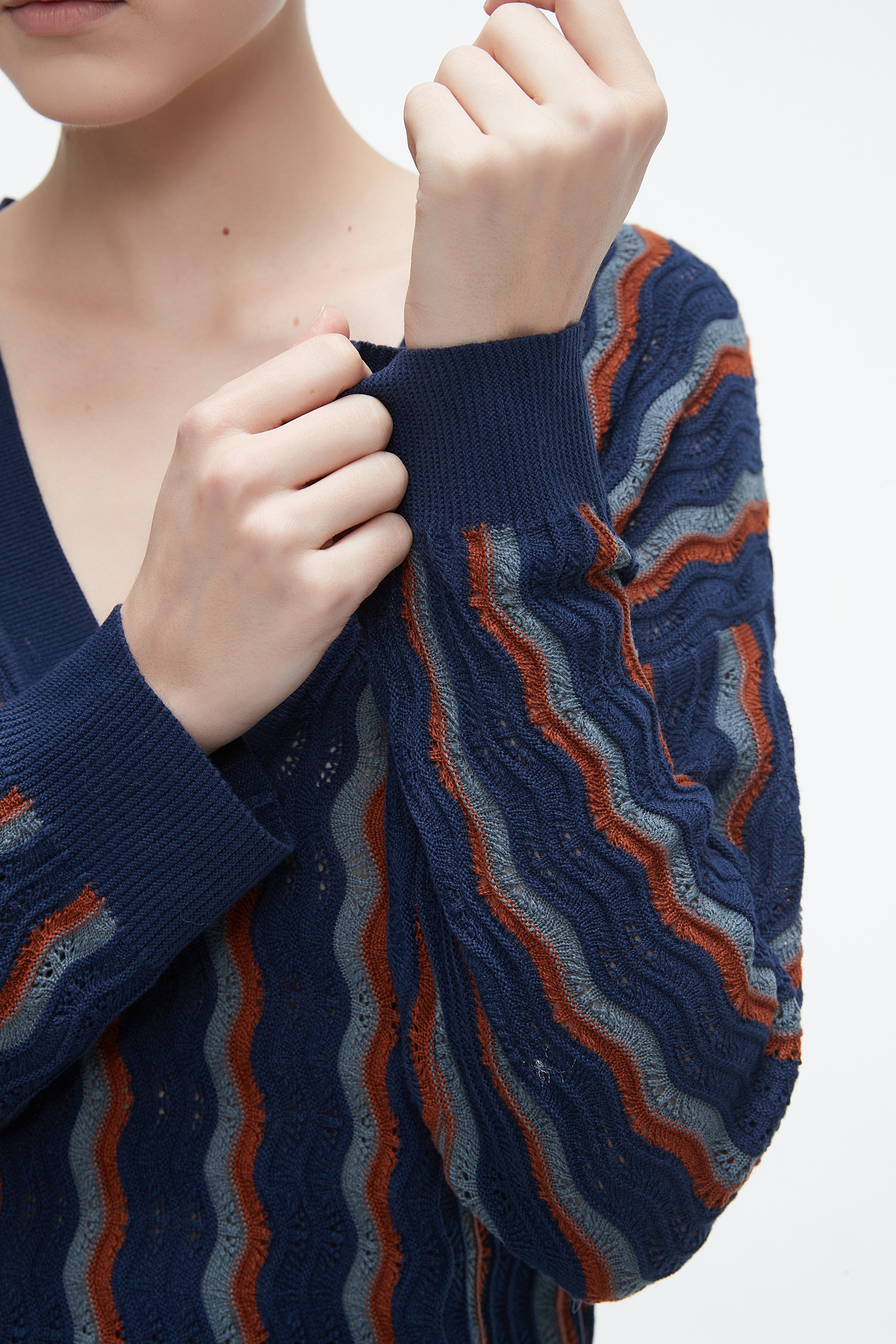 Winter Blouse With A V-Neck, Vertically Striped - Image 7