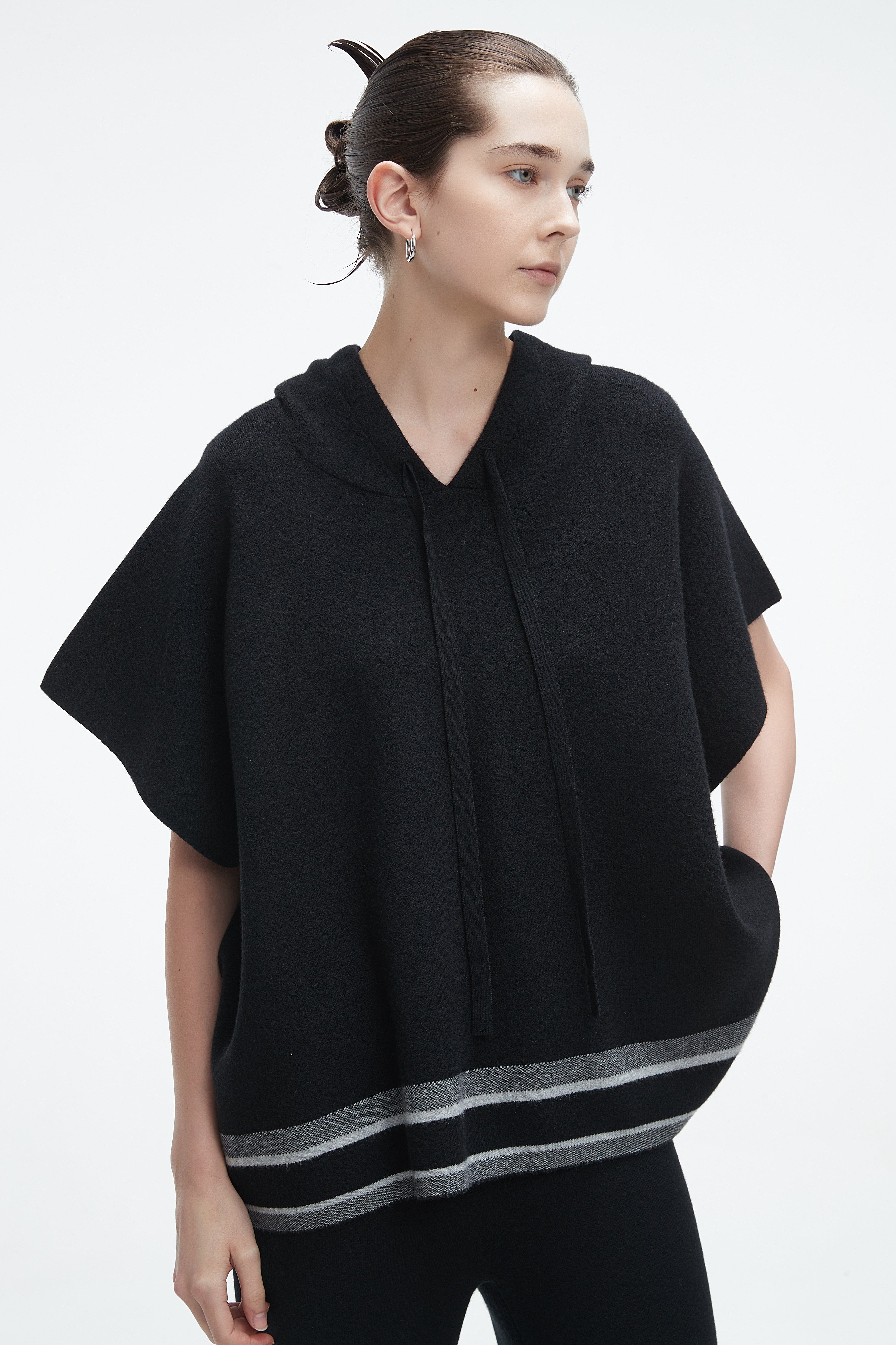 Short-Sleeve Wool Blouse With A Loose Fit And Neck Tie - Image 5