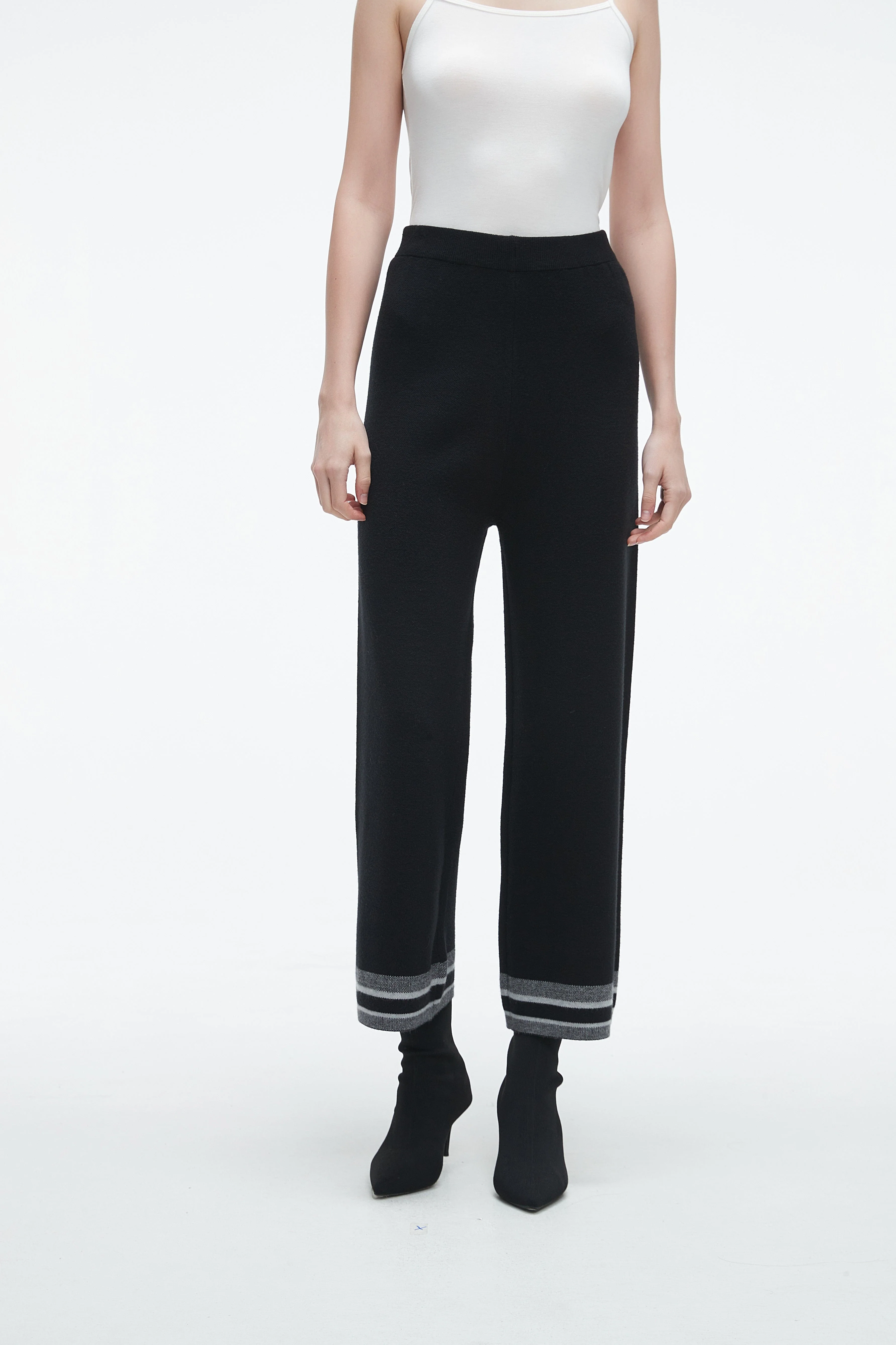 Long Pants With Wide Legs - Image 4
