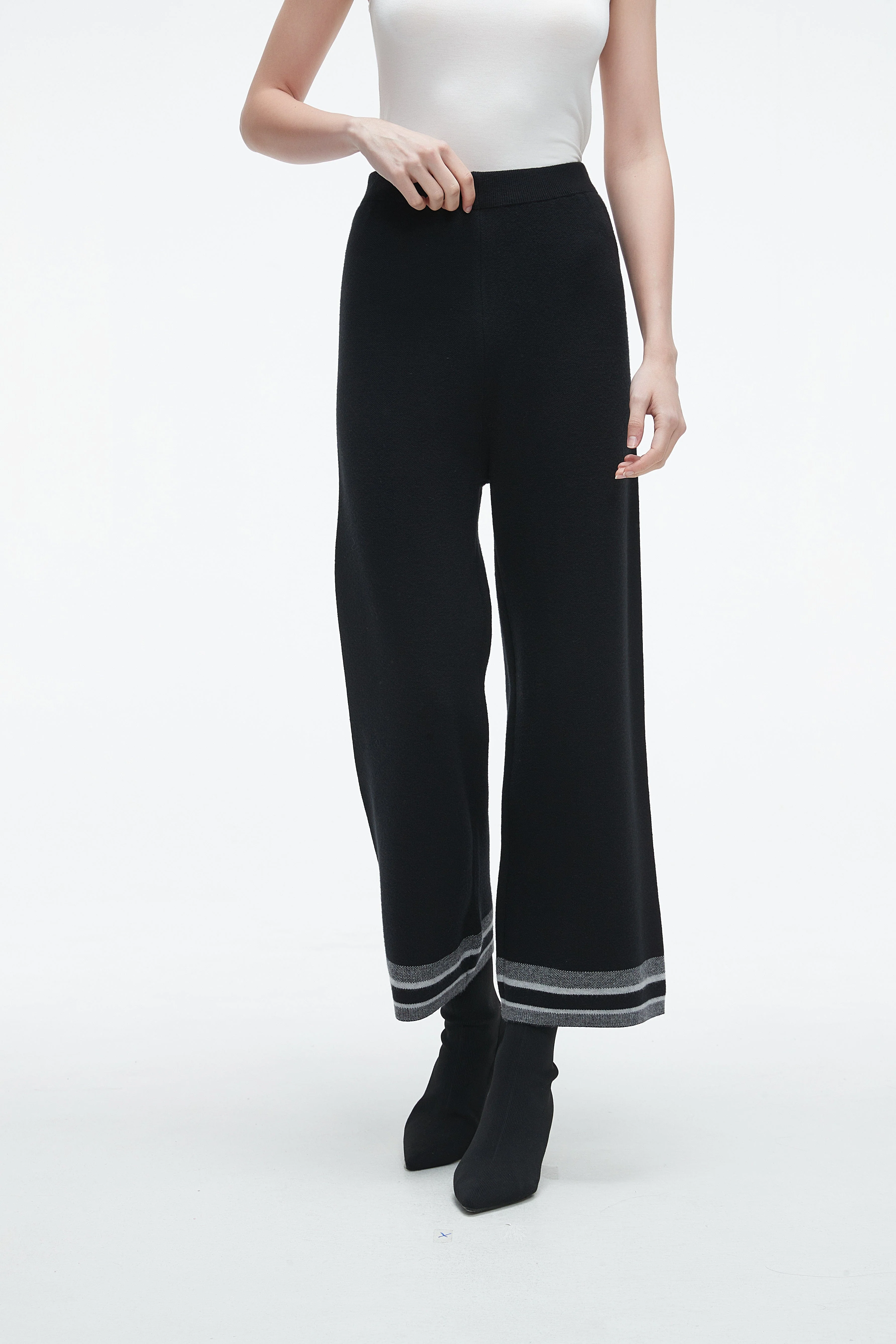 Long Pants With Wide Legs - Image 6