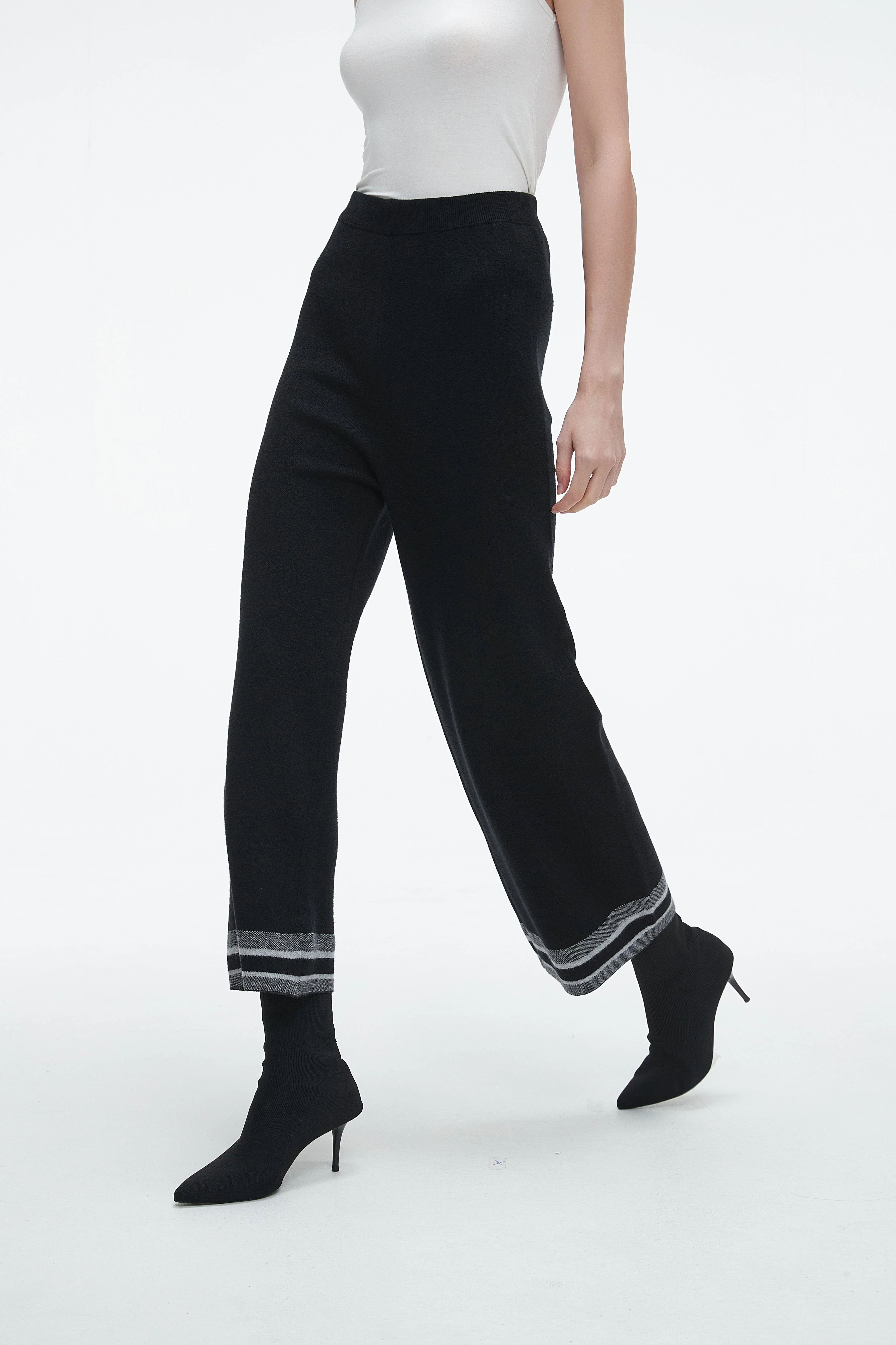 Long Pants With Wide Legs - Image 7