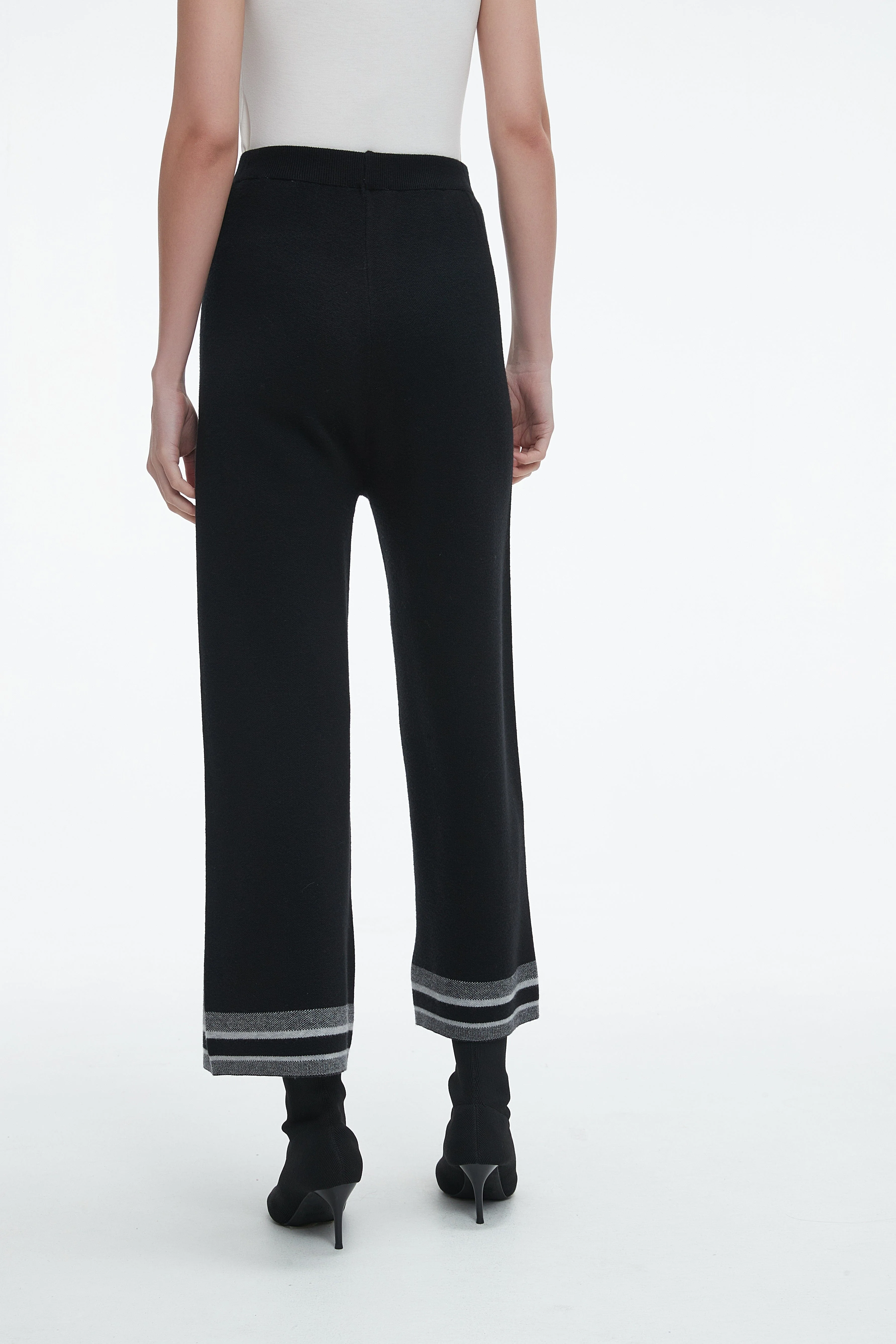 Long Pants With Wide Legs - Image 9