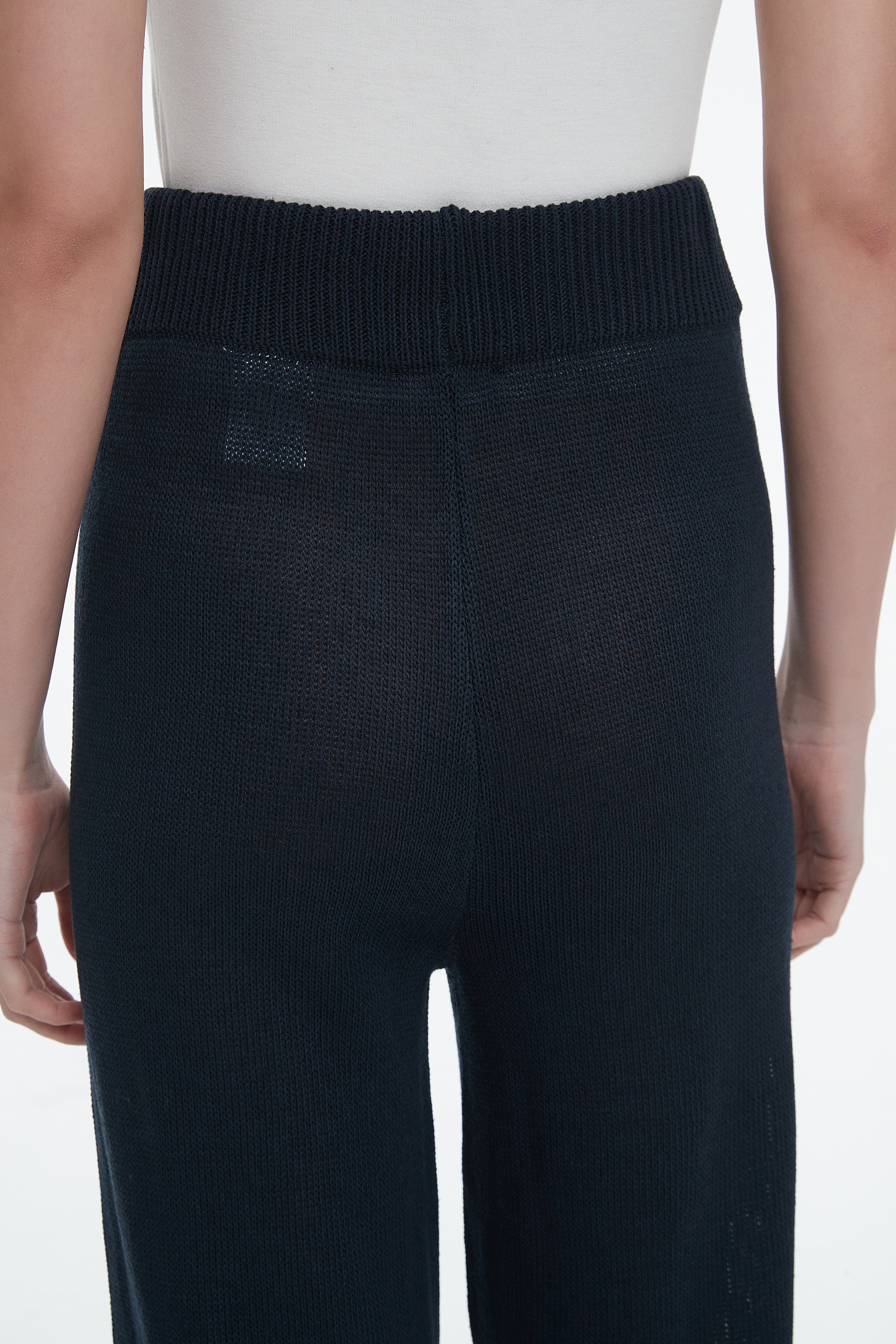 Stay Warm and Stylish with Our Plain Winter Long Pants - Image 8