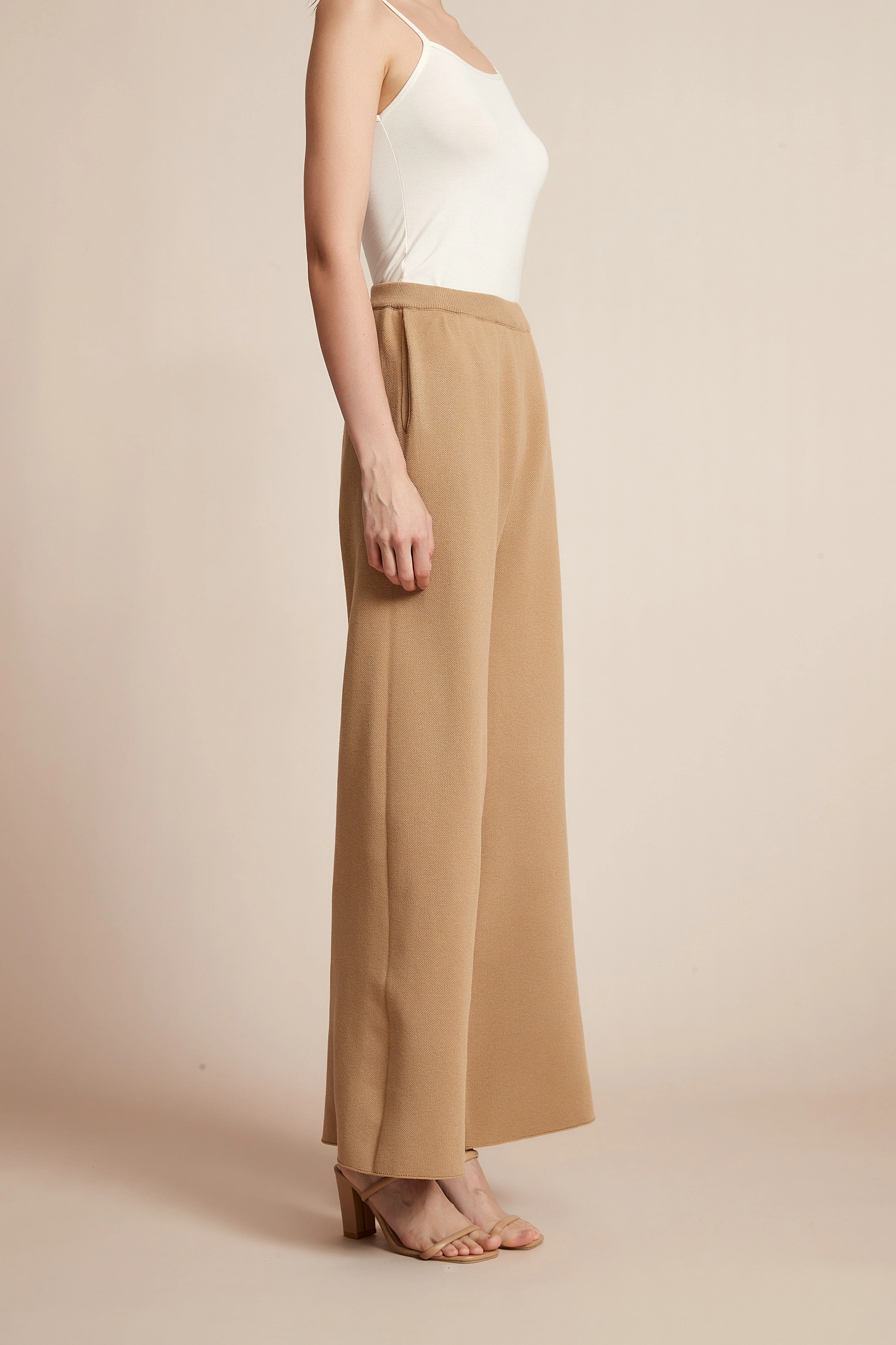 Wide Plain Pants With Long Legs And High Waist - Image 4