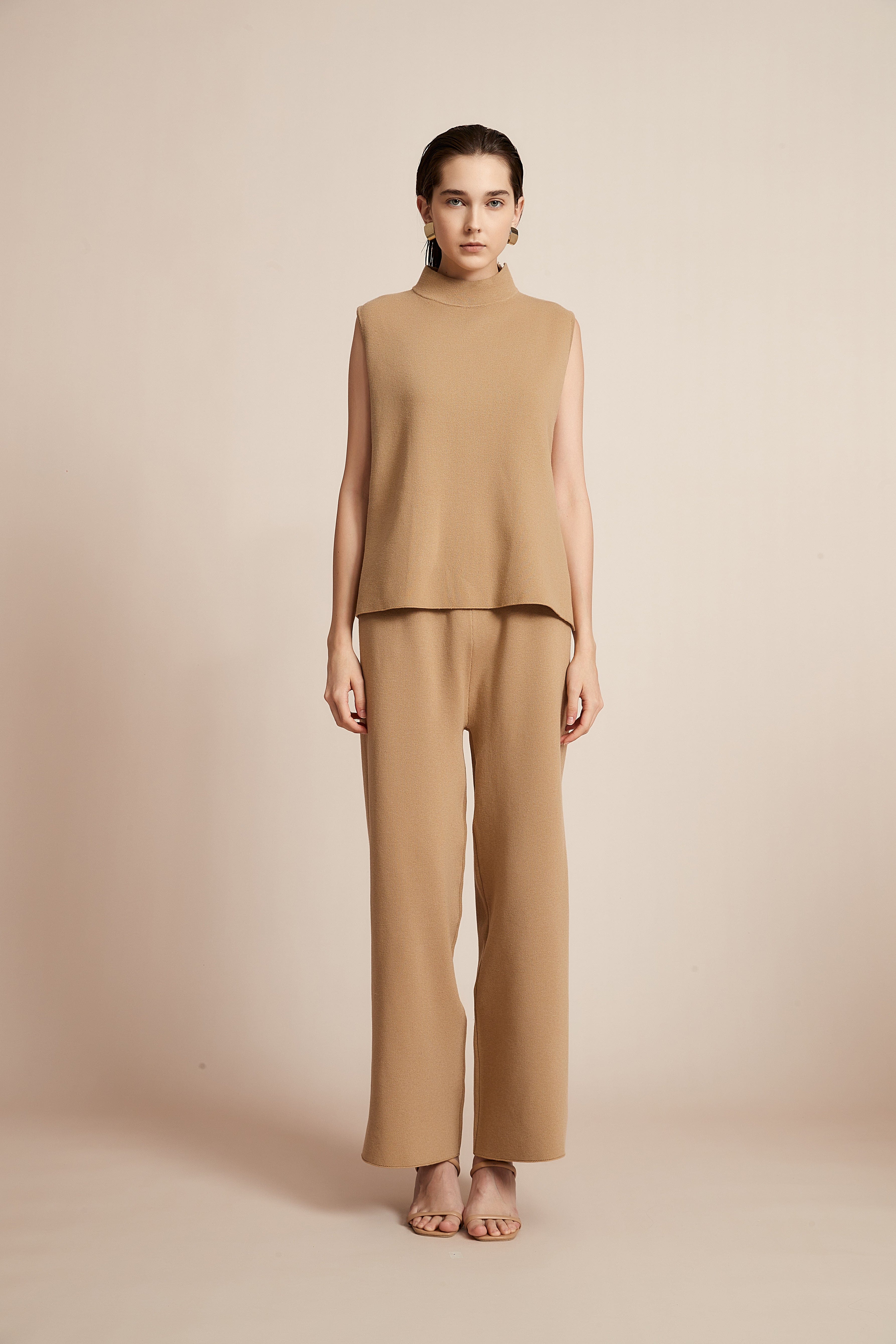 Wide Plain Pants With Long Legs And High Waist - Image 8