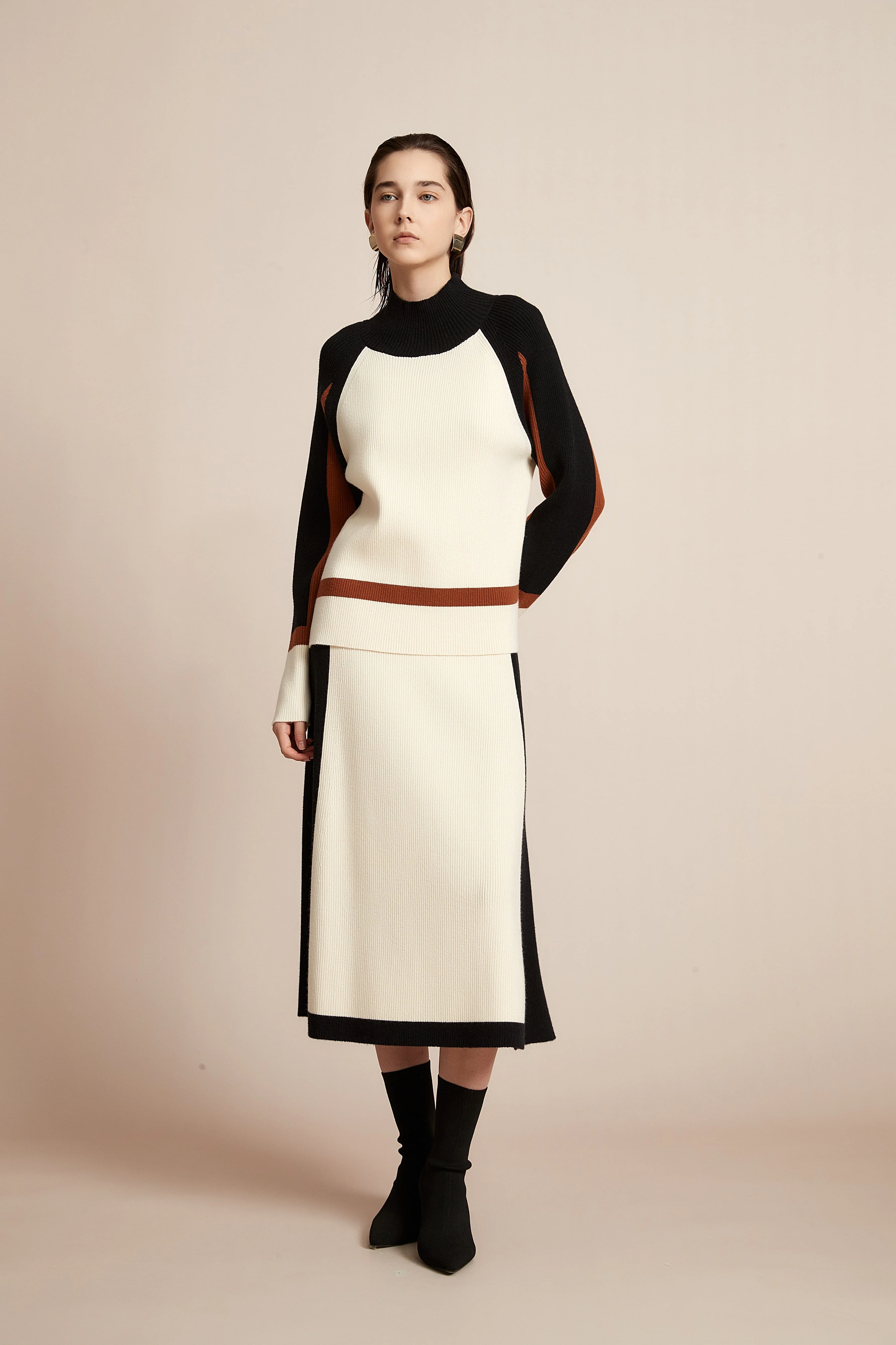 Winter Blouse With High Neck And Long Sleeves In Various Colors - Image 3
