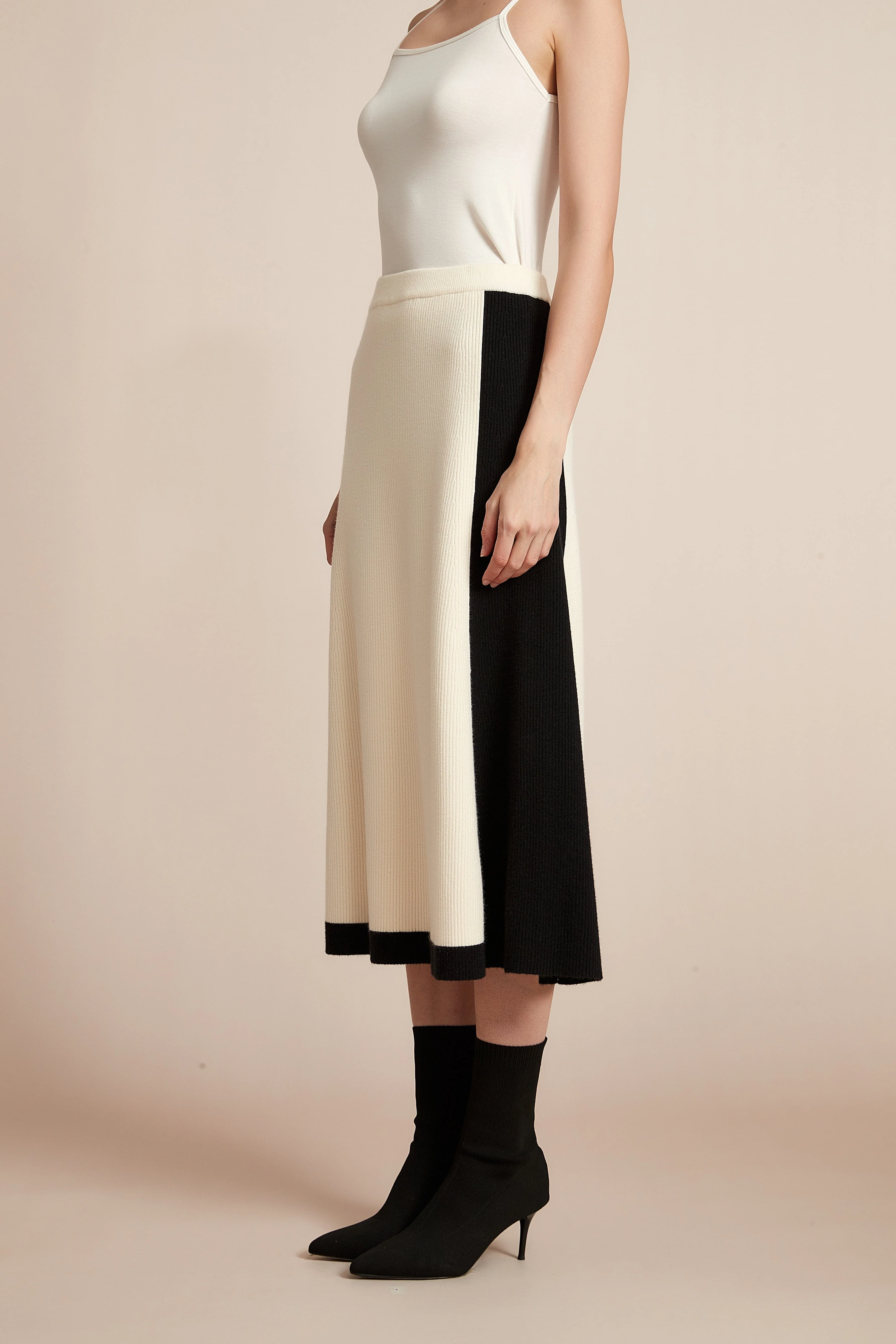 Ribbed Midi Skirt Winter - Image 4
