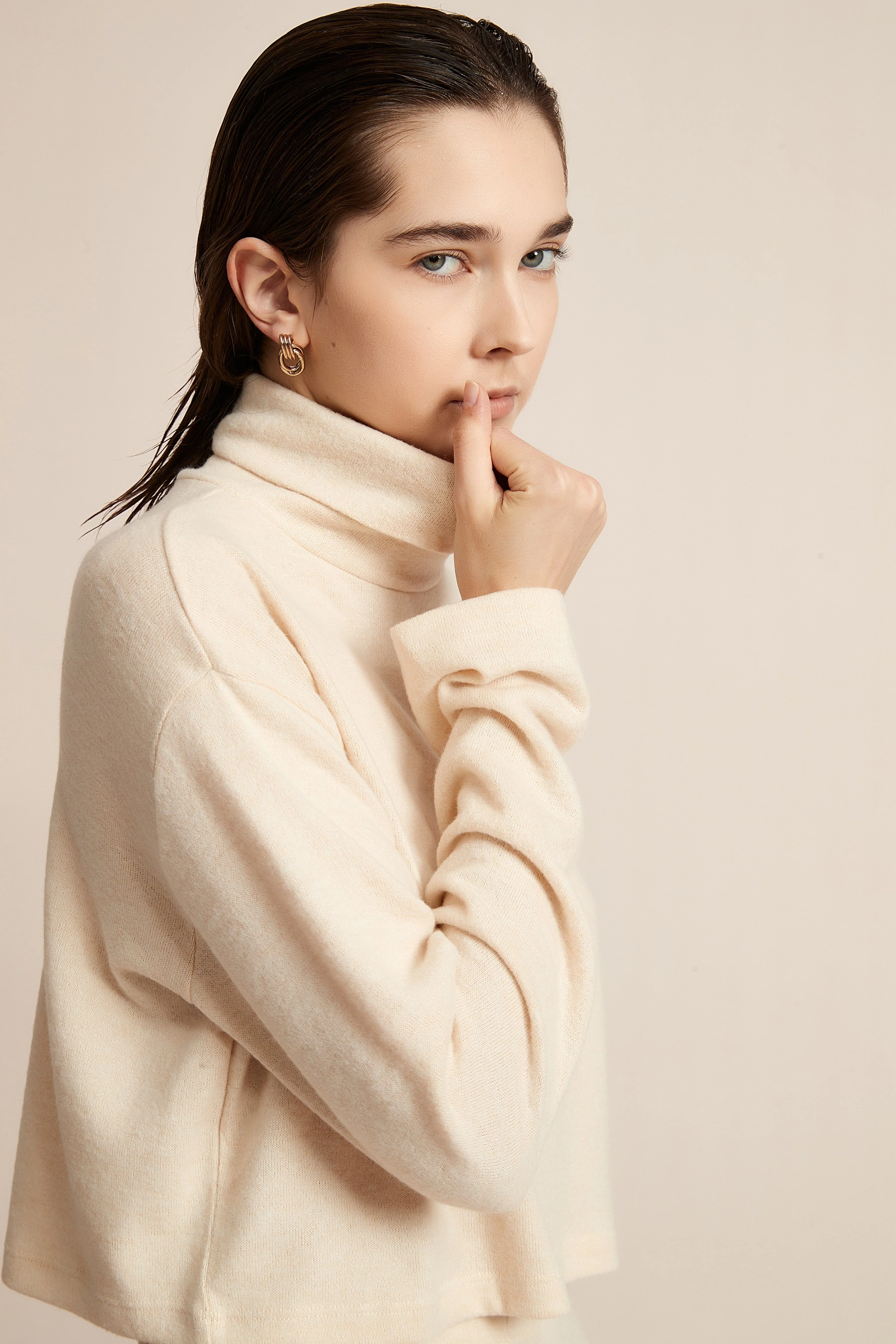 Plain Long Winter Blouse With Long Sleeves - Image 10