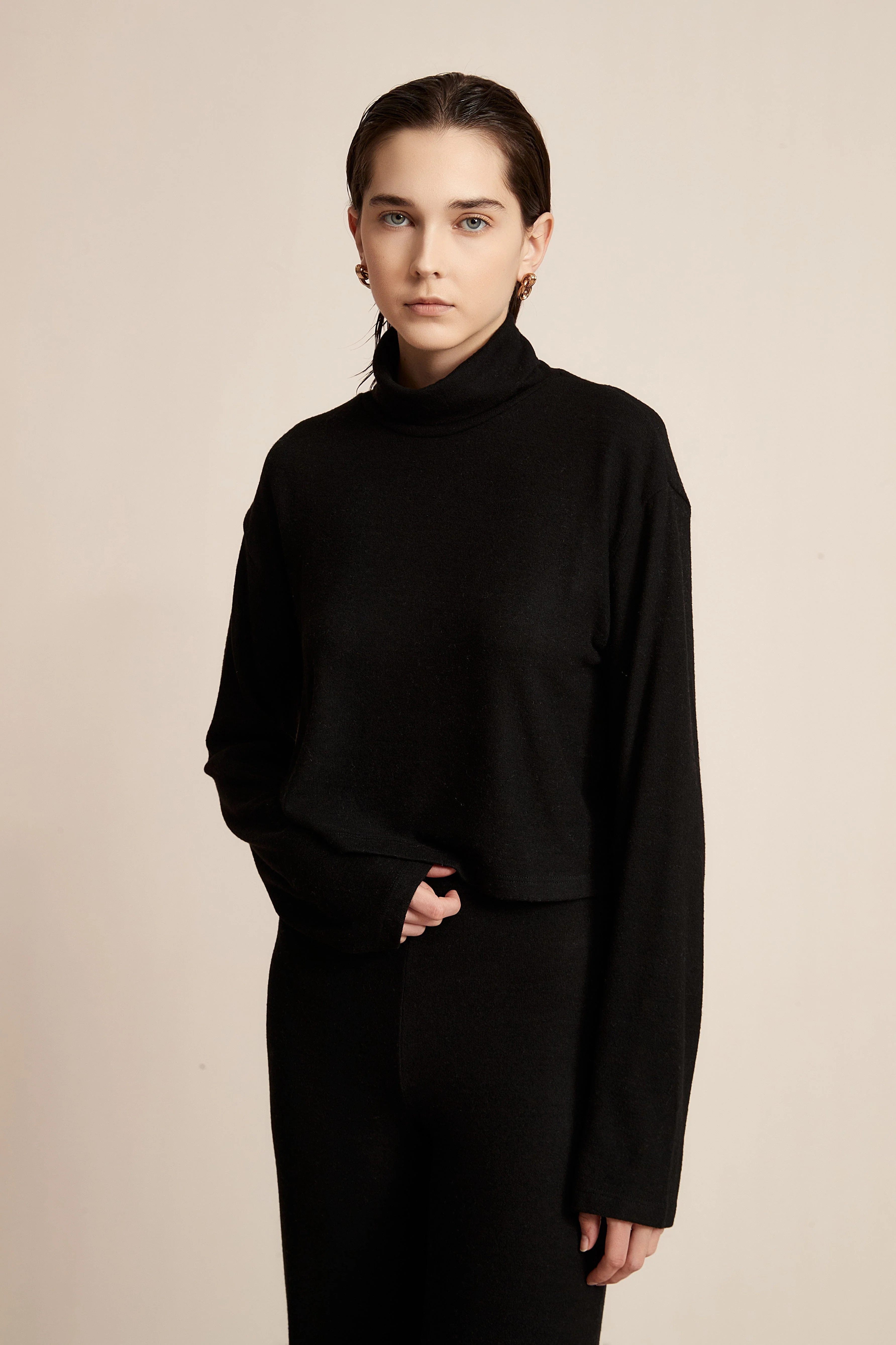 Plain Long Winter Blouse With Long Sleeves - Image 2