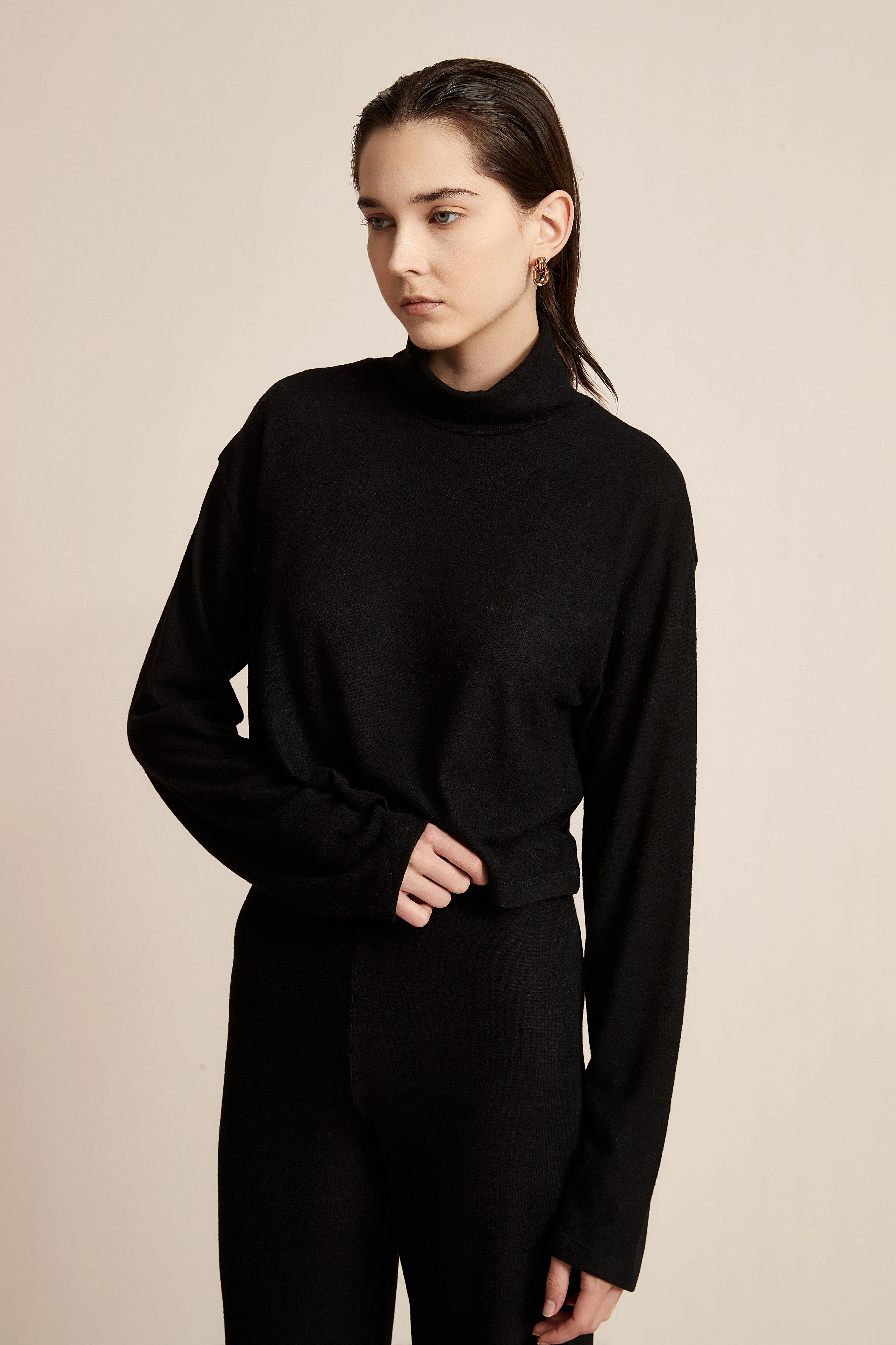 Plain Long Winter Blouse With Long Sleeves - Image 3
