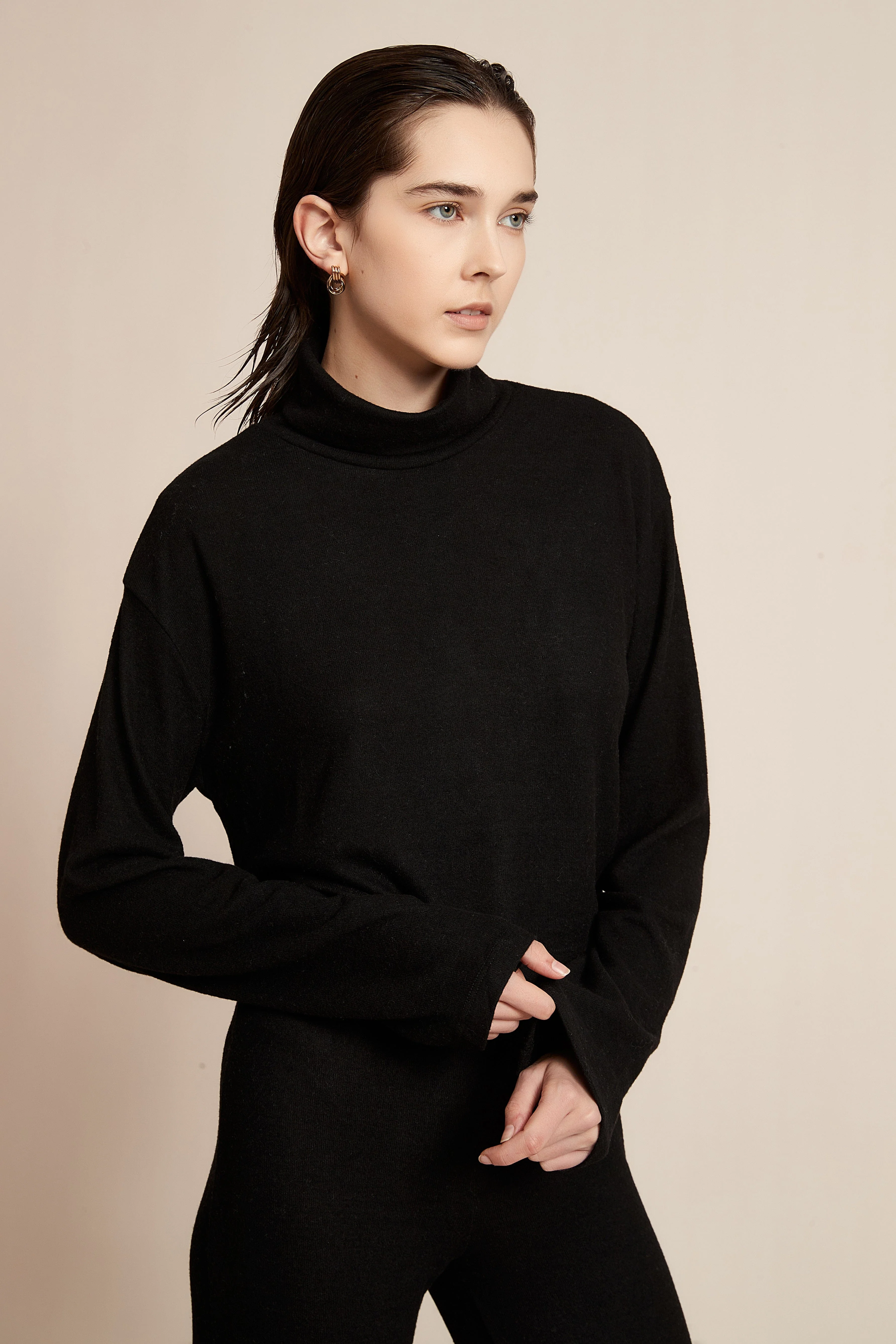 Plain Long Winter Blouse With Long Sleeves - Image 5