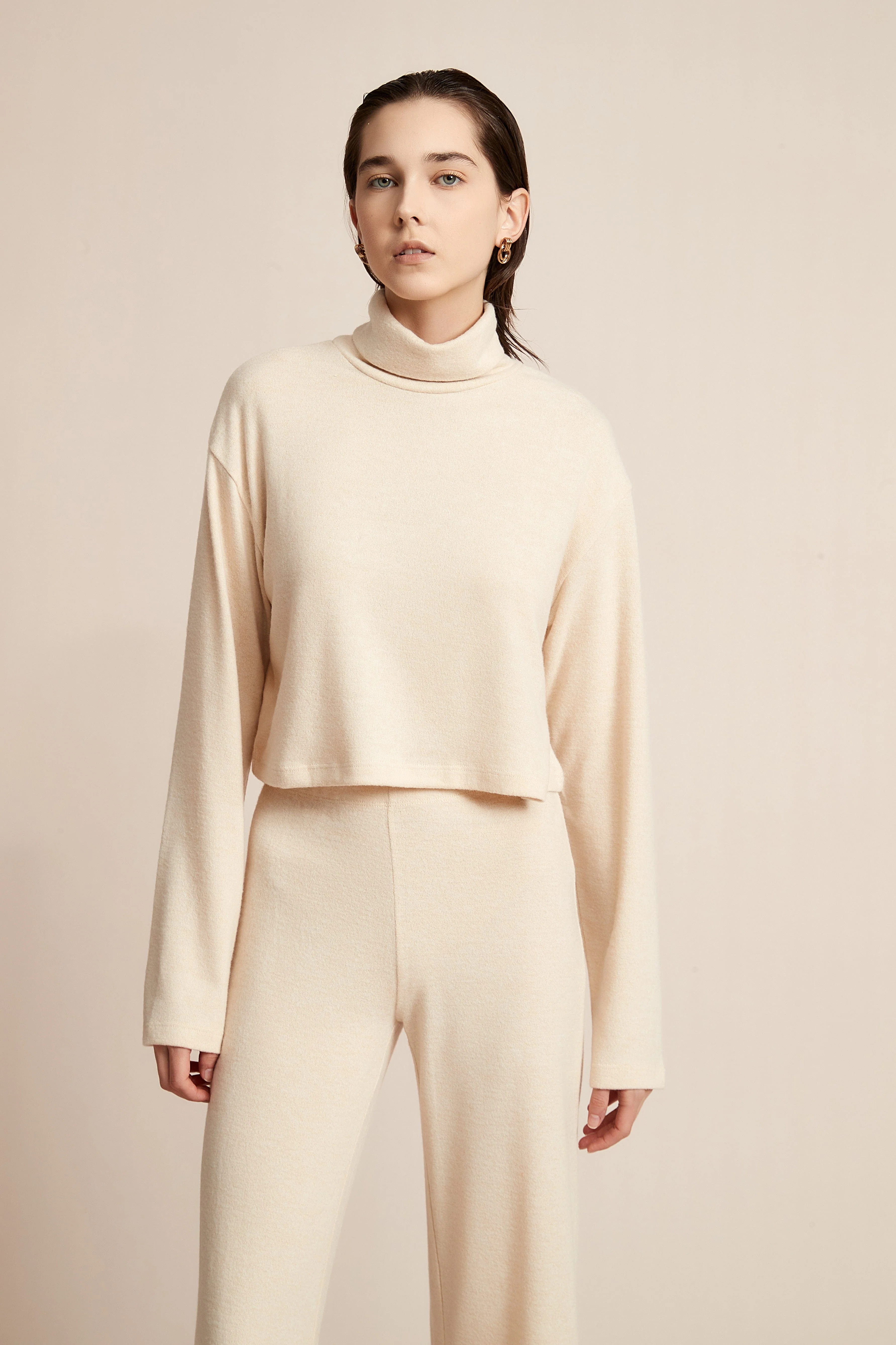 Plain Long Winter Blouse With Long Sleeves - Image 7