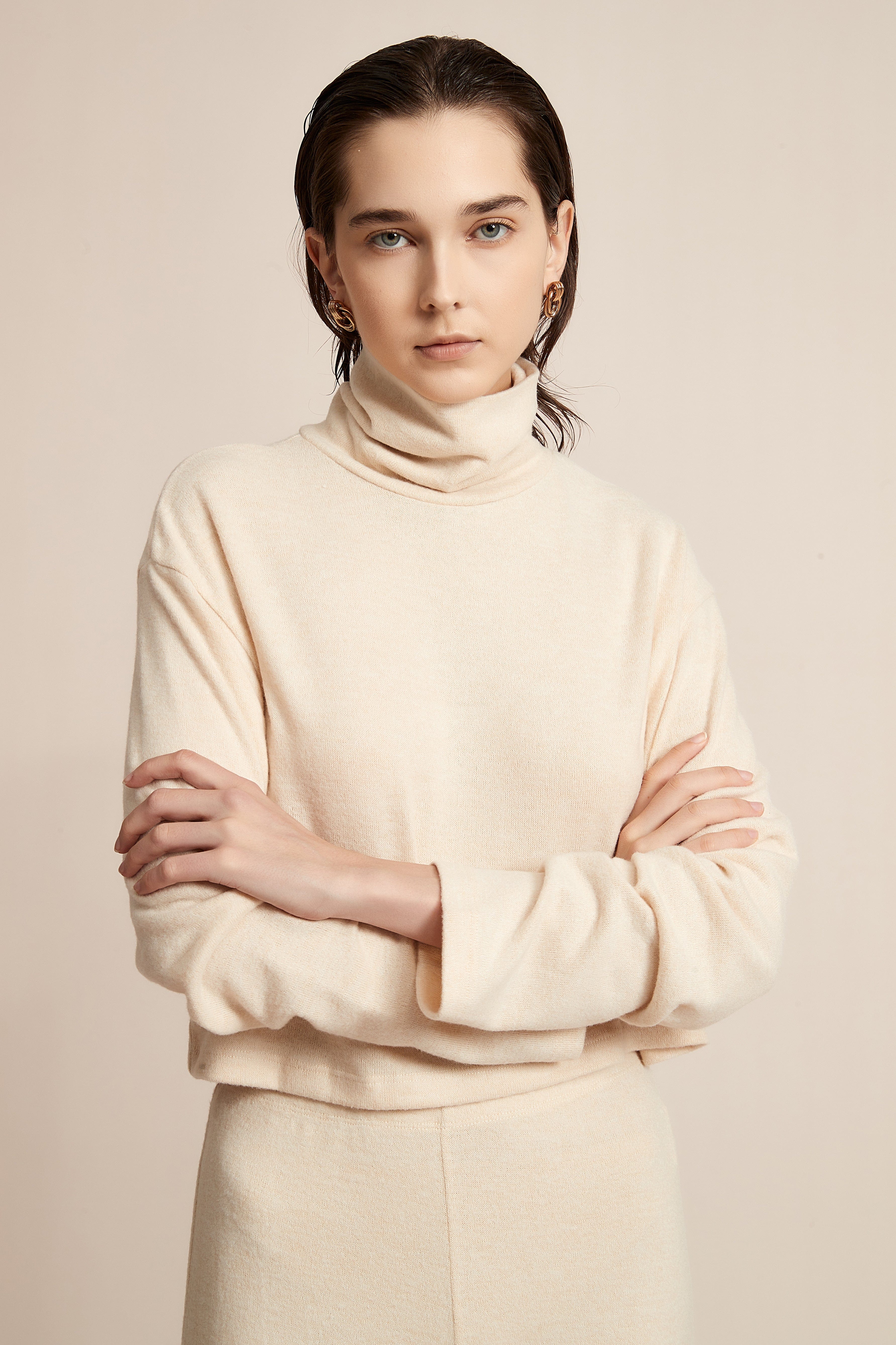 Plain Long Winter Blouse With Long Sleeves - Image 8