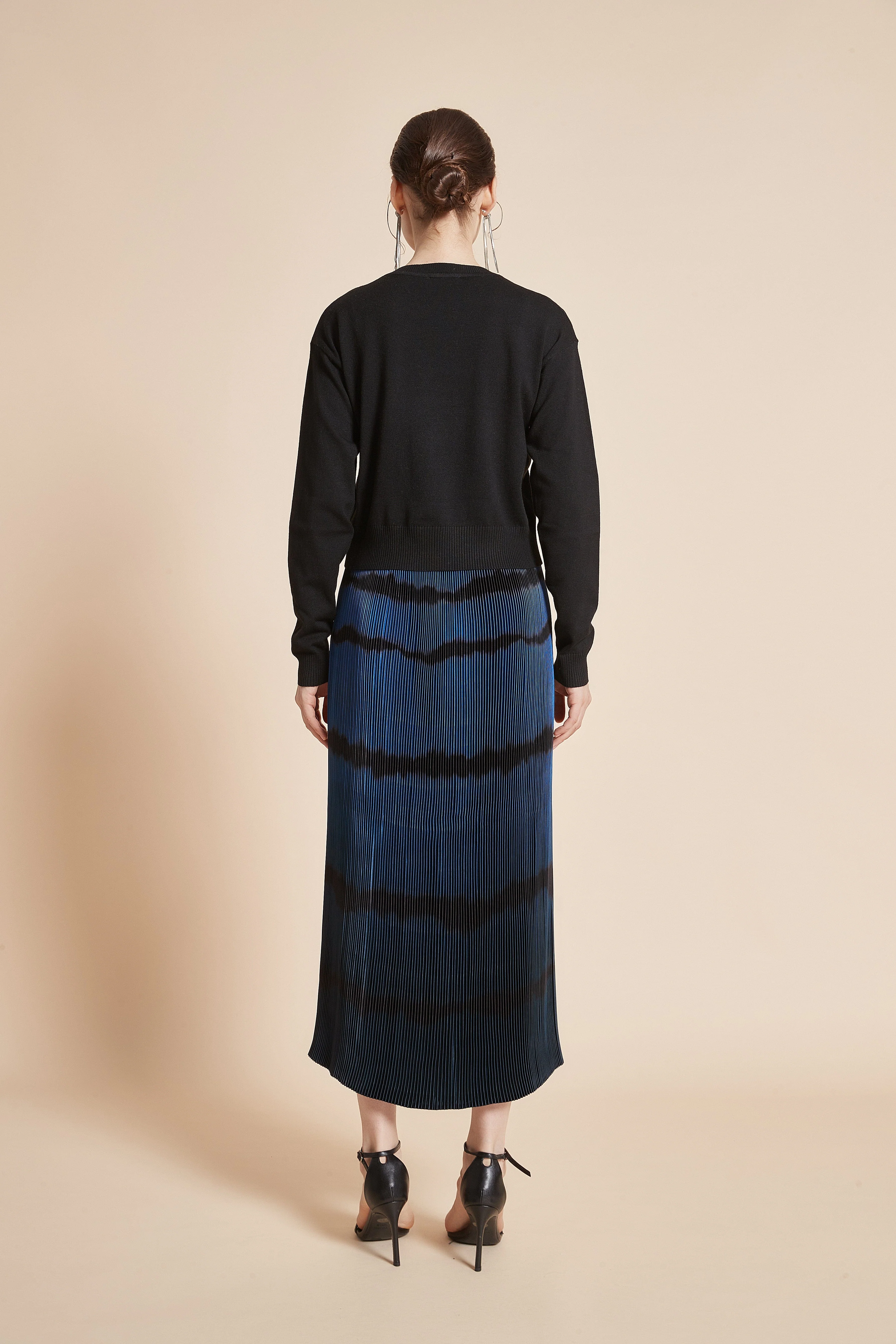 Elevate Your Style with Our Elegant Long Sleeve Blouse - Image 8