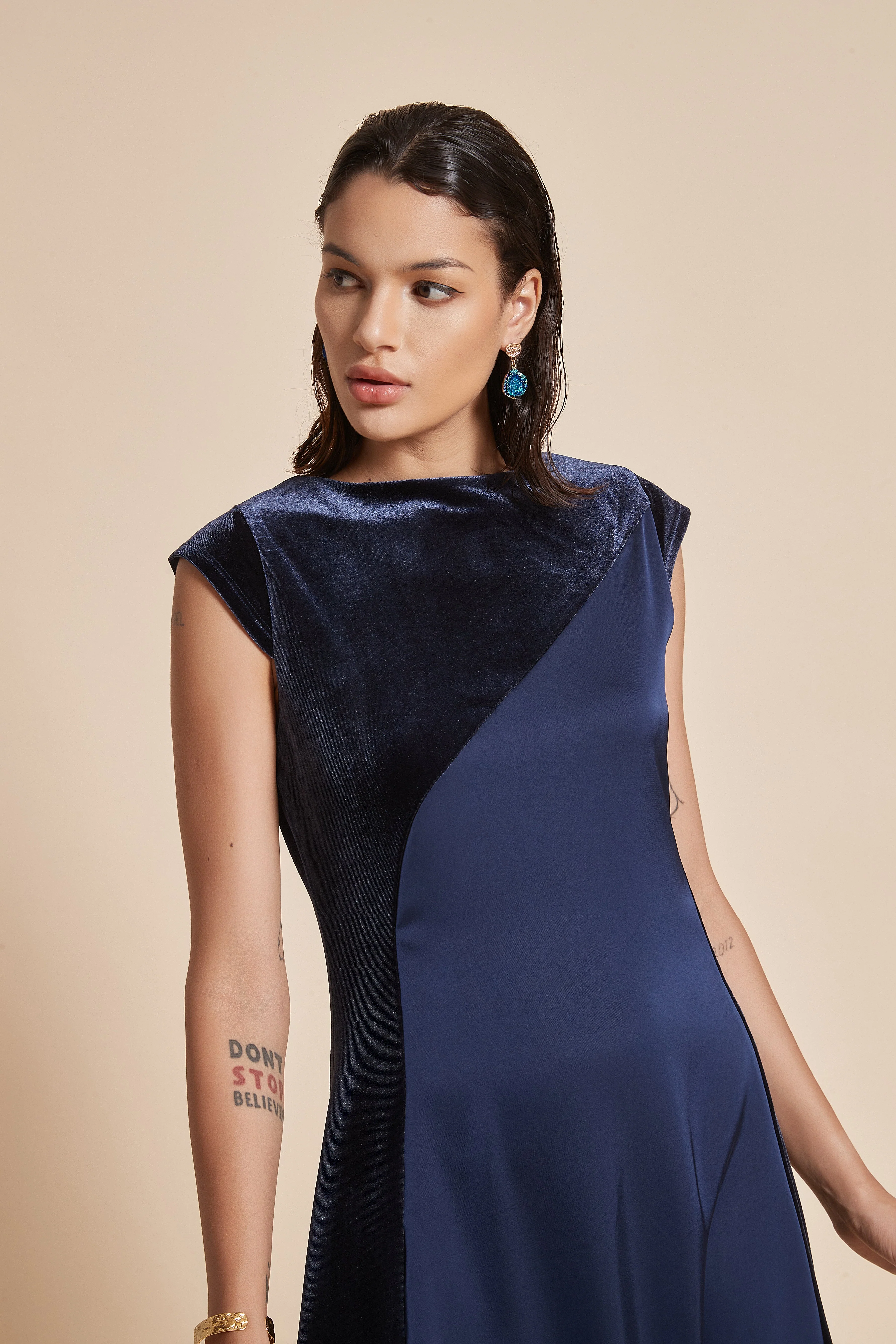 Plain Midi Women'S Dress With Sleeveless Style And Round Neckline - Image 6