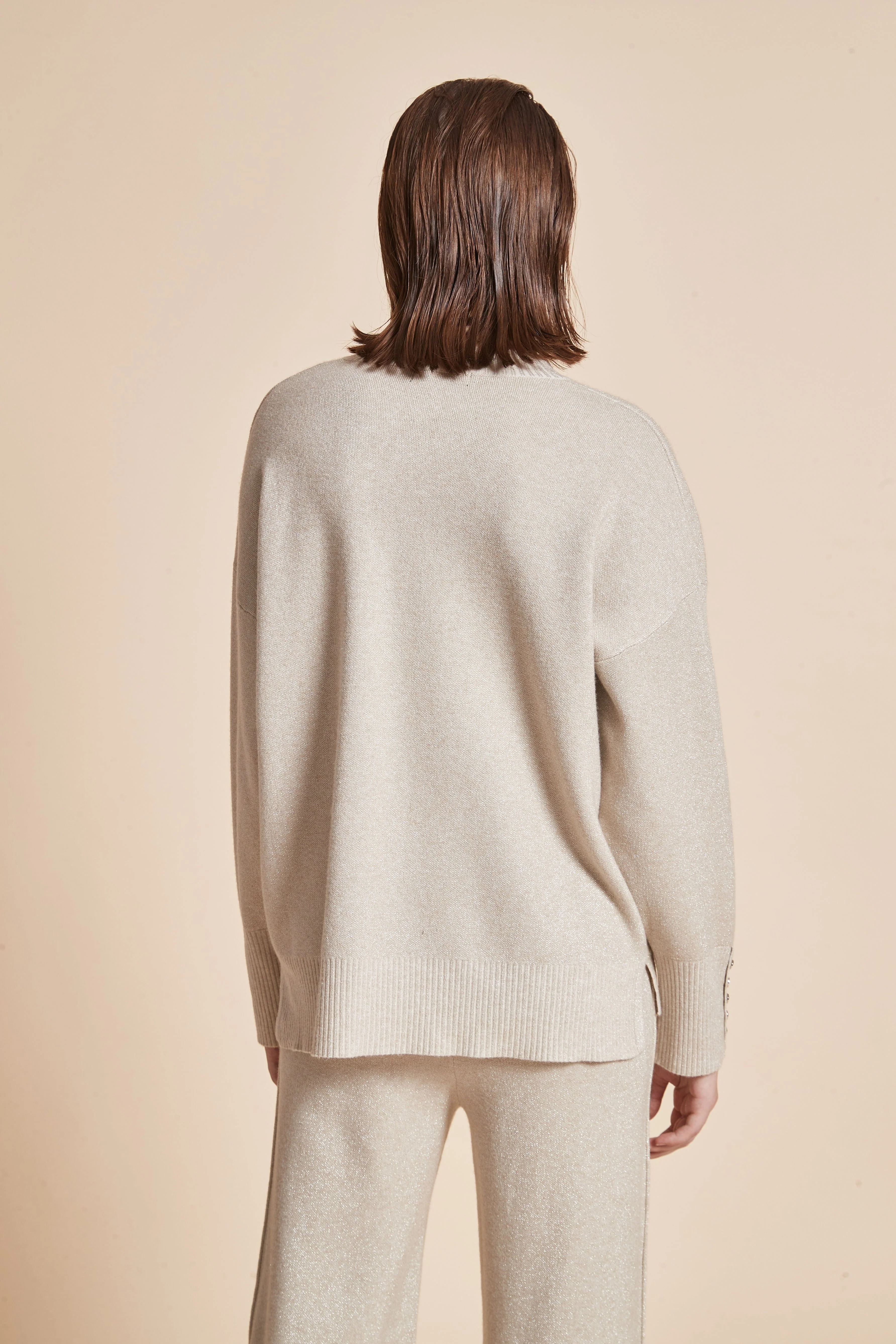 Long Plain Blouse With Long Sleeves - Image 7