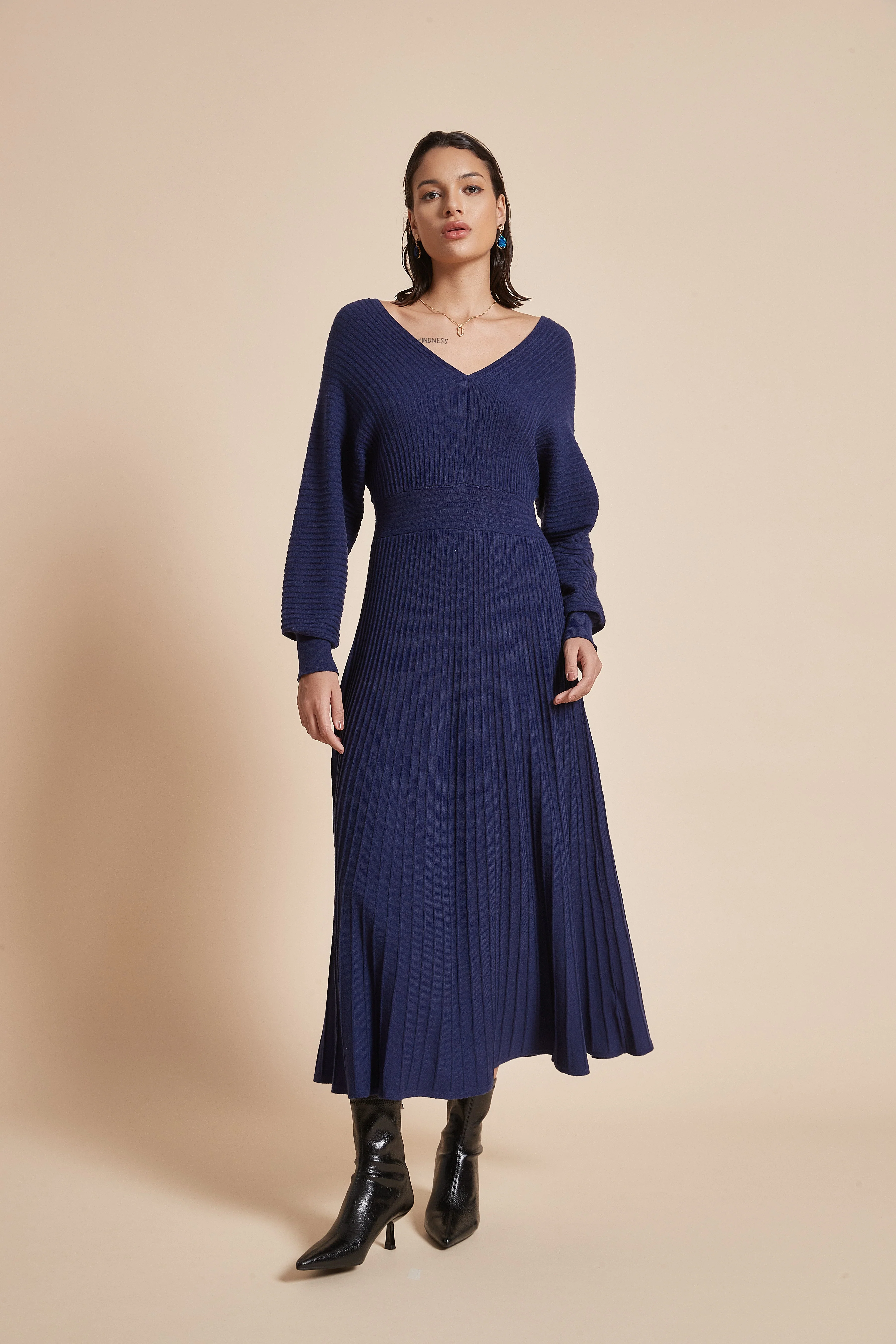 Midi Dress With Half Sleeves And Front Buttons - Image 4