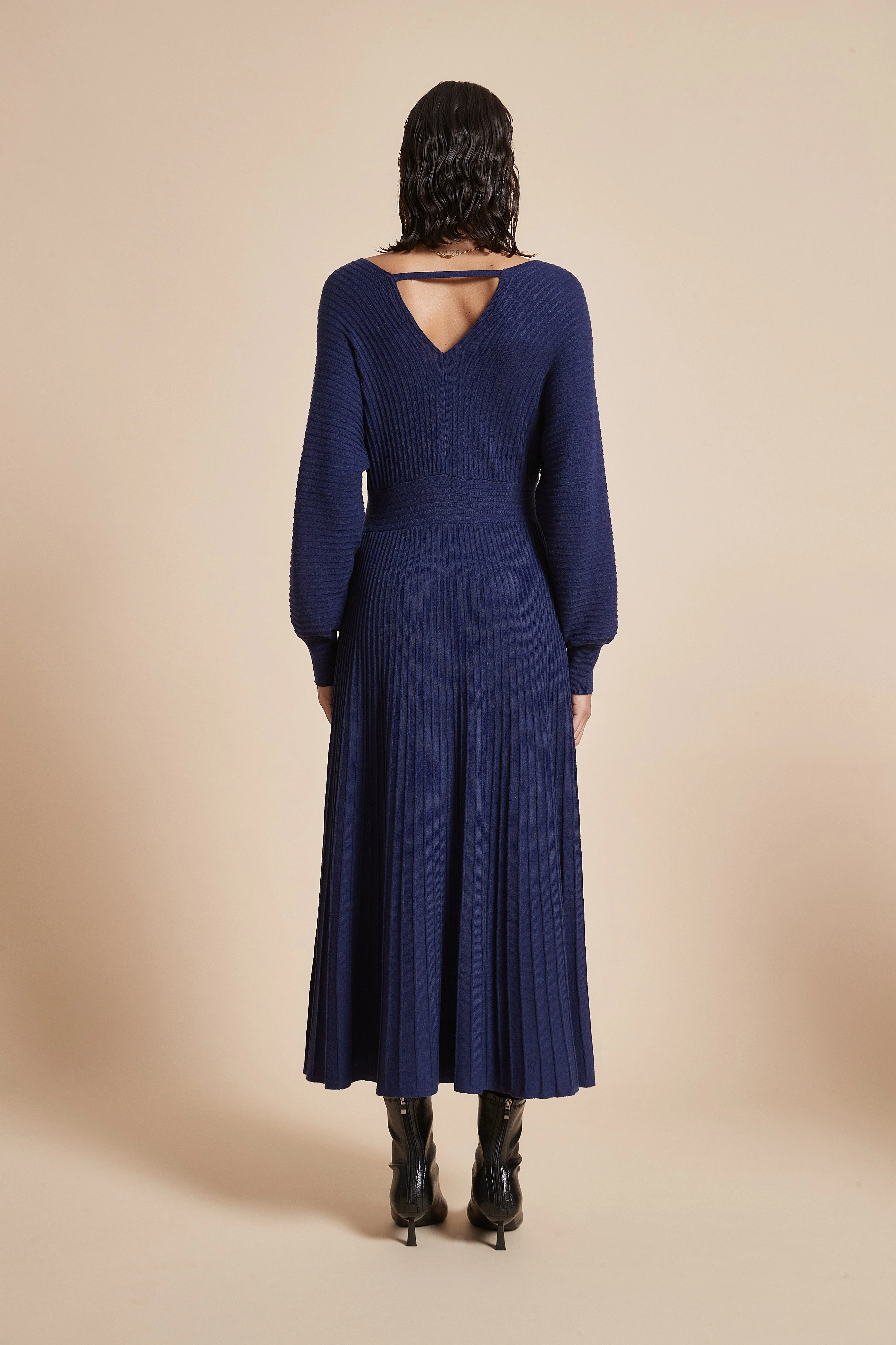 Midi Dress With Half Sleeves And Front Buttons - Image 7