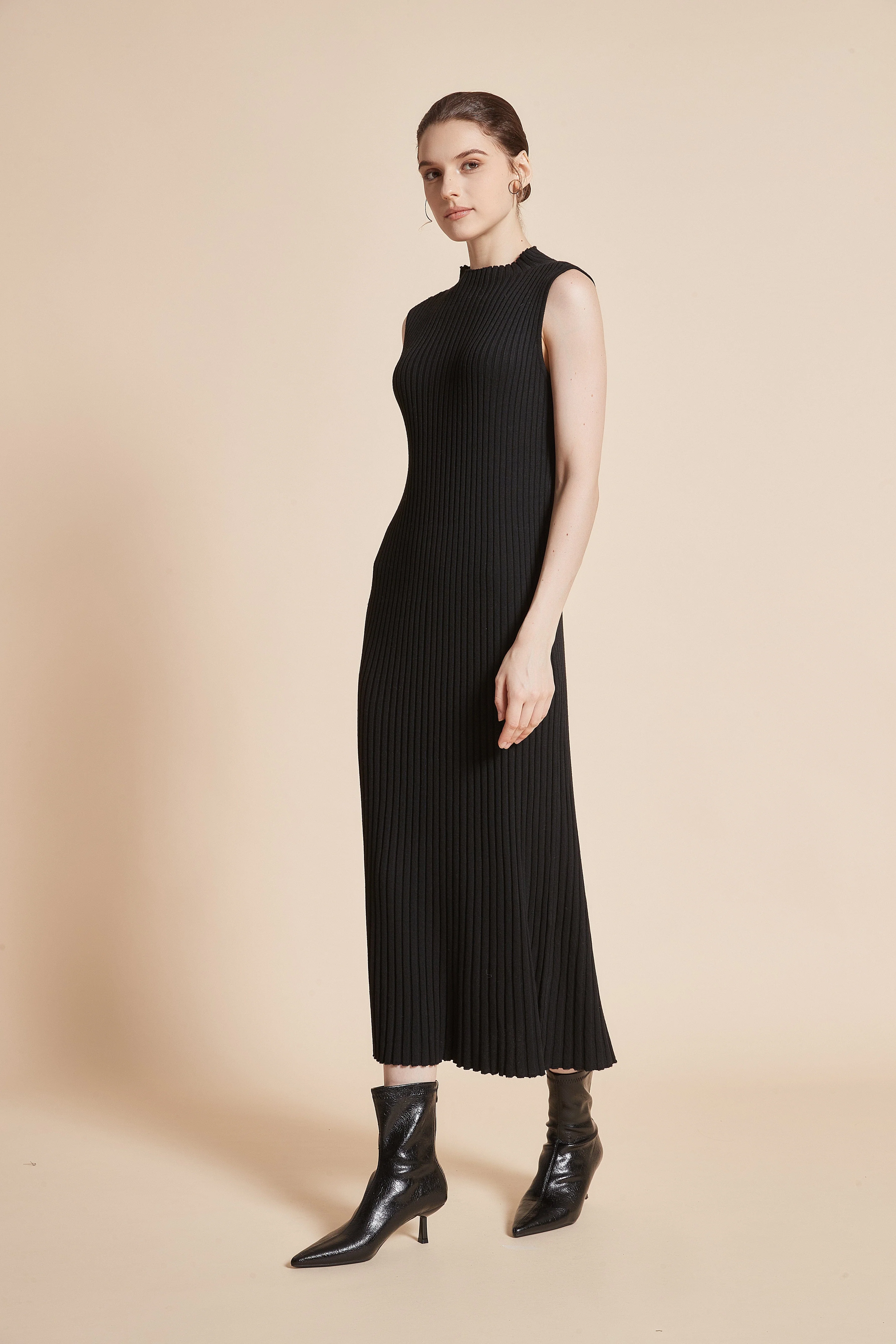 Midi Sleeveless Striped Dress With Round Neck - Image 4