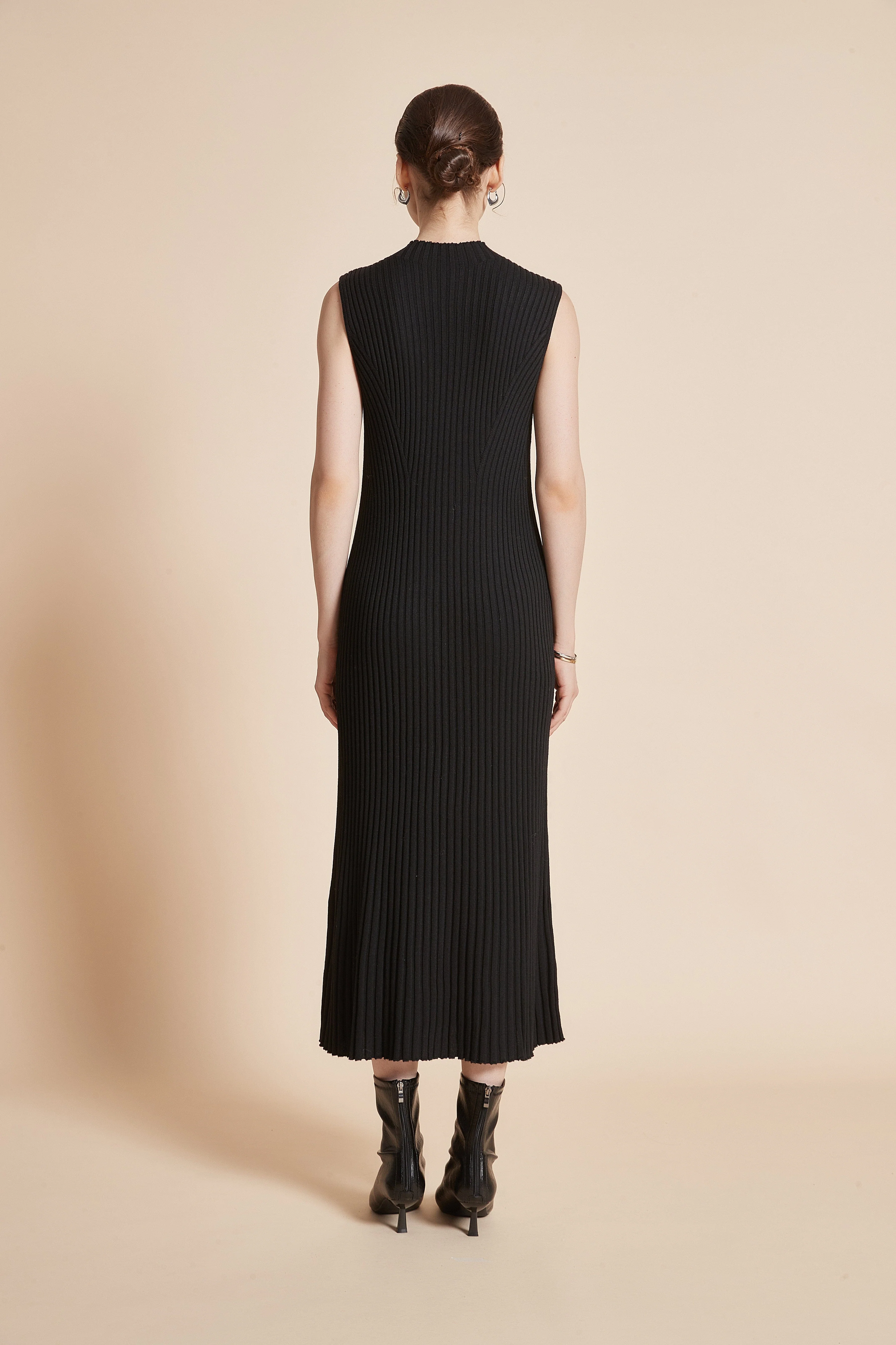 Midi Sleeveless Striped Dress With Round Neck - Image 6