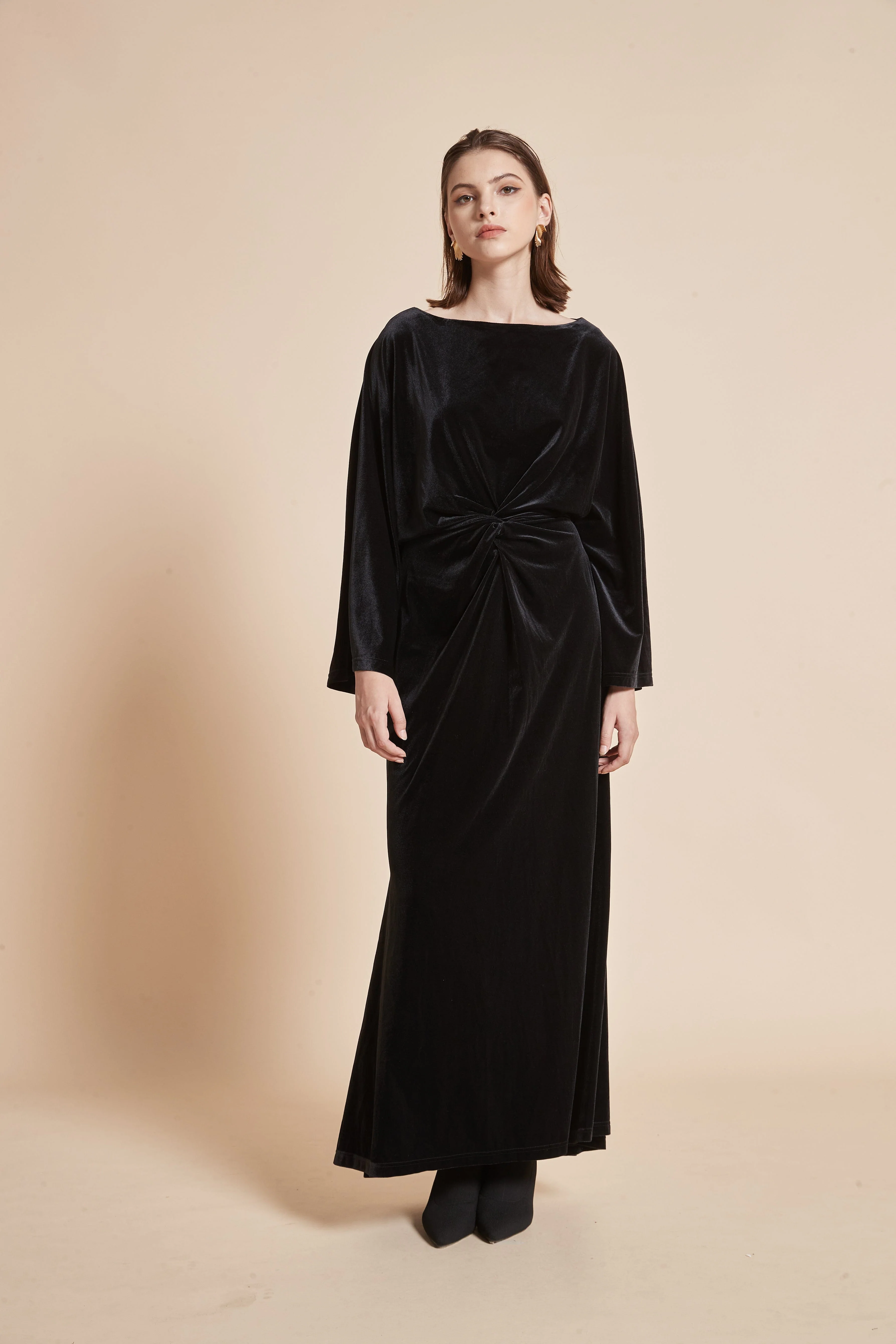 Long Velvet Dress With Long Sleeves - Image 5