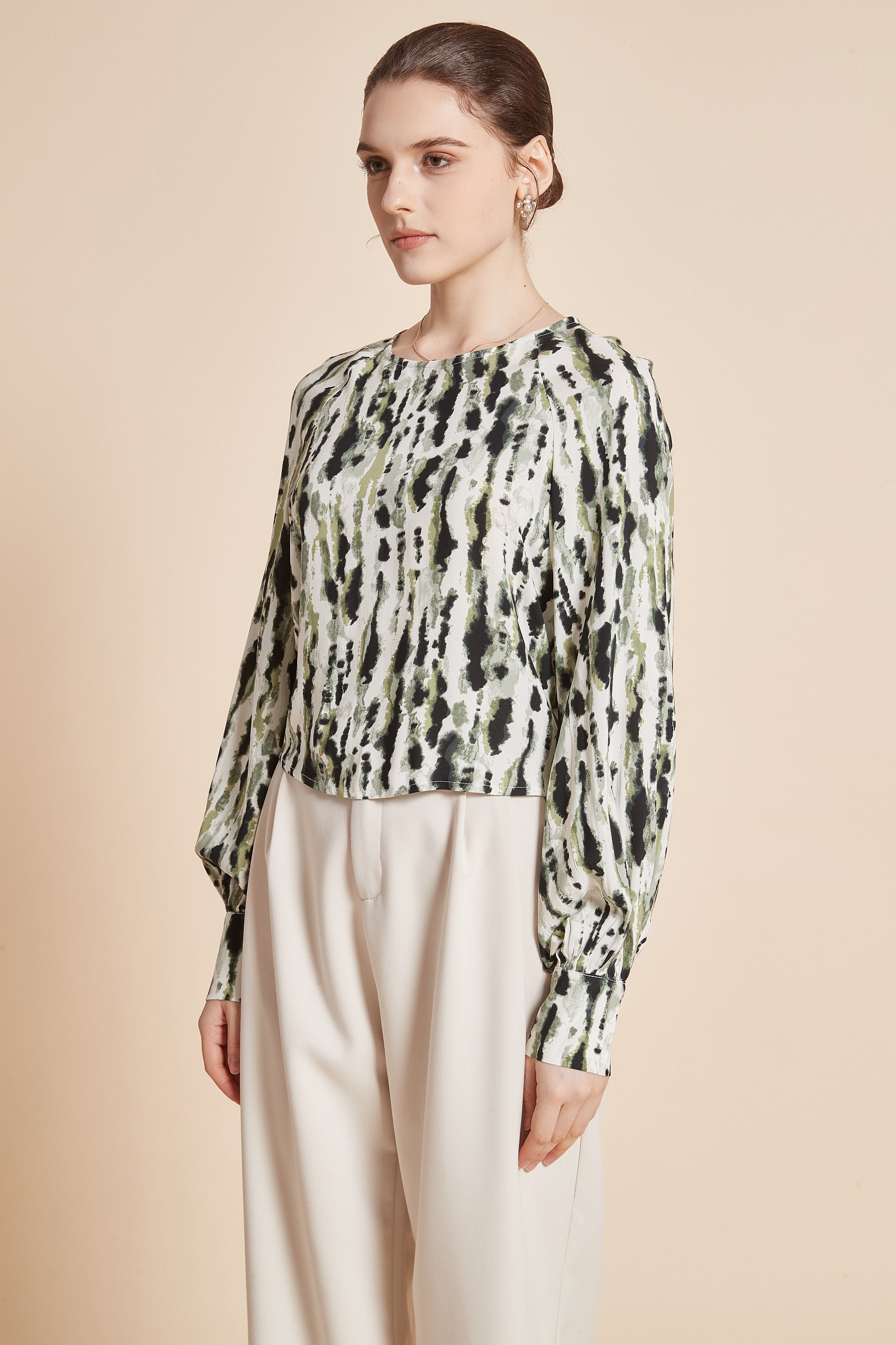 Chic Printed Wide Sleeve Blouse with Long Sleeves - Image 3