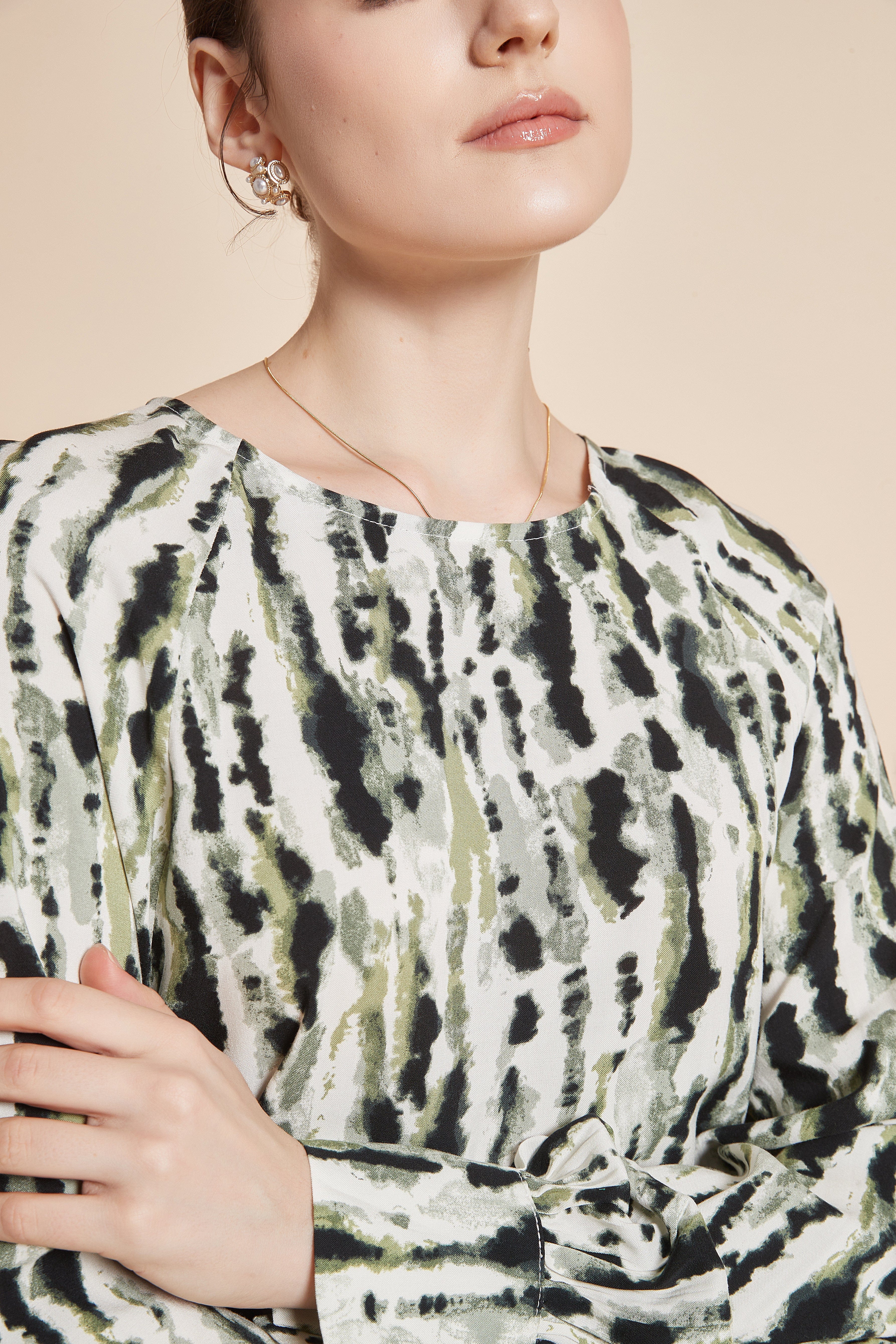 Chic Printed Wide Sleeve Blouse with Long Sleeves - Image 7