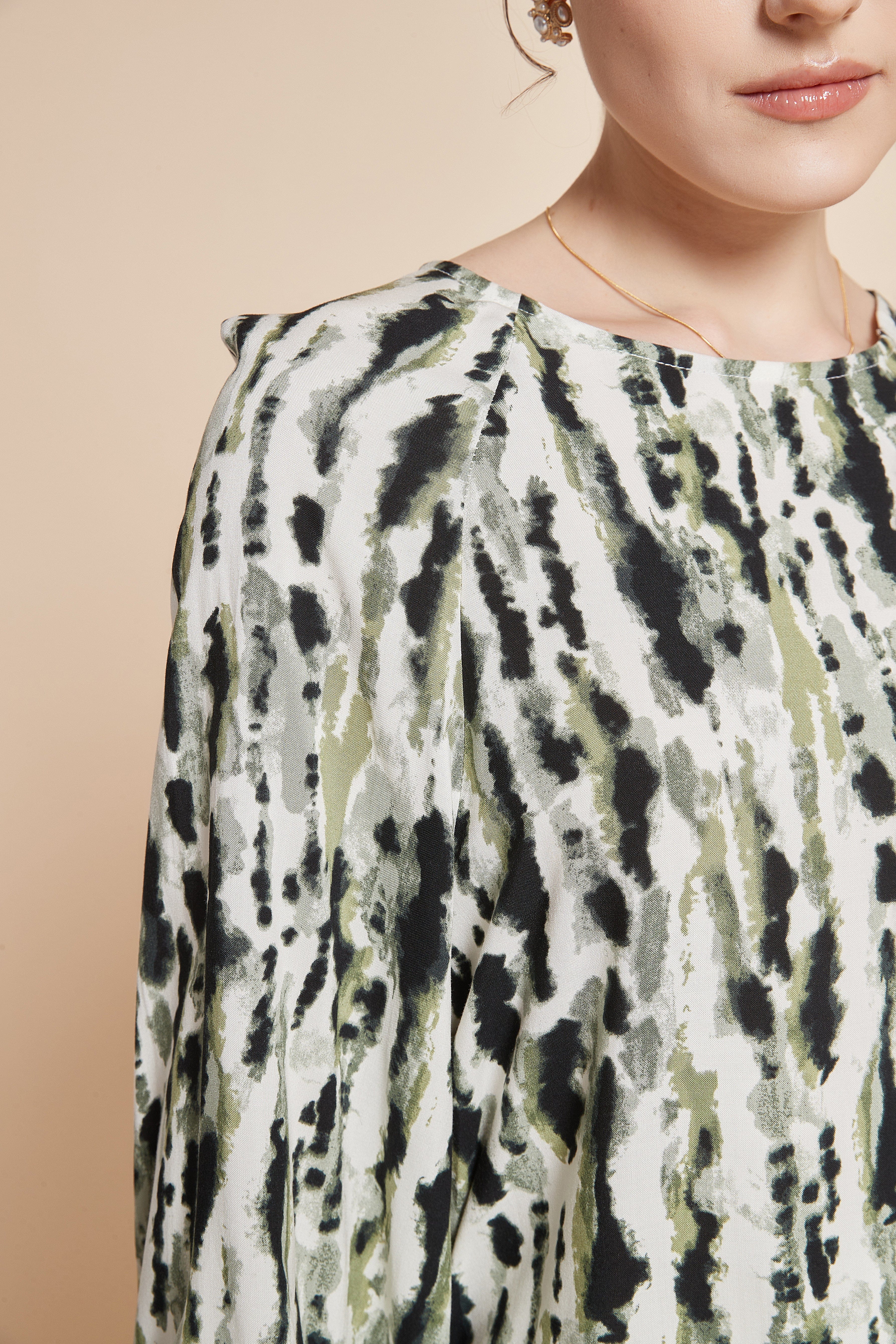 Chic Printed Wide Sleeve Blouse with Long Sleeves - Image 8
