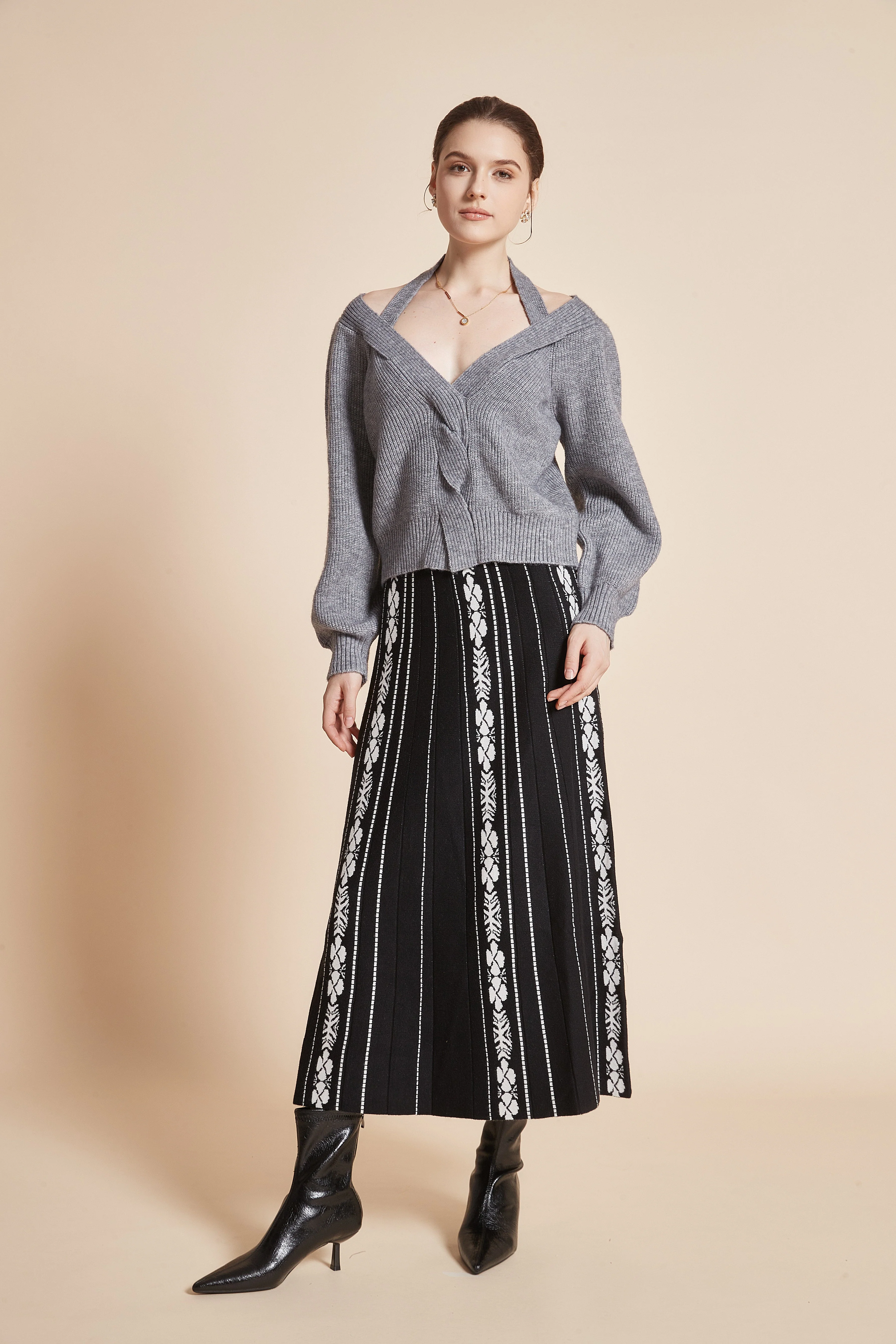Blouse with a draped collar, V-neck, and long wide sleeves