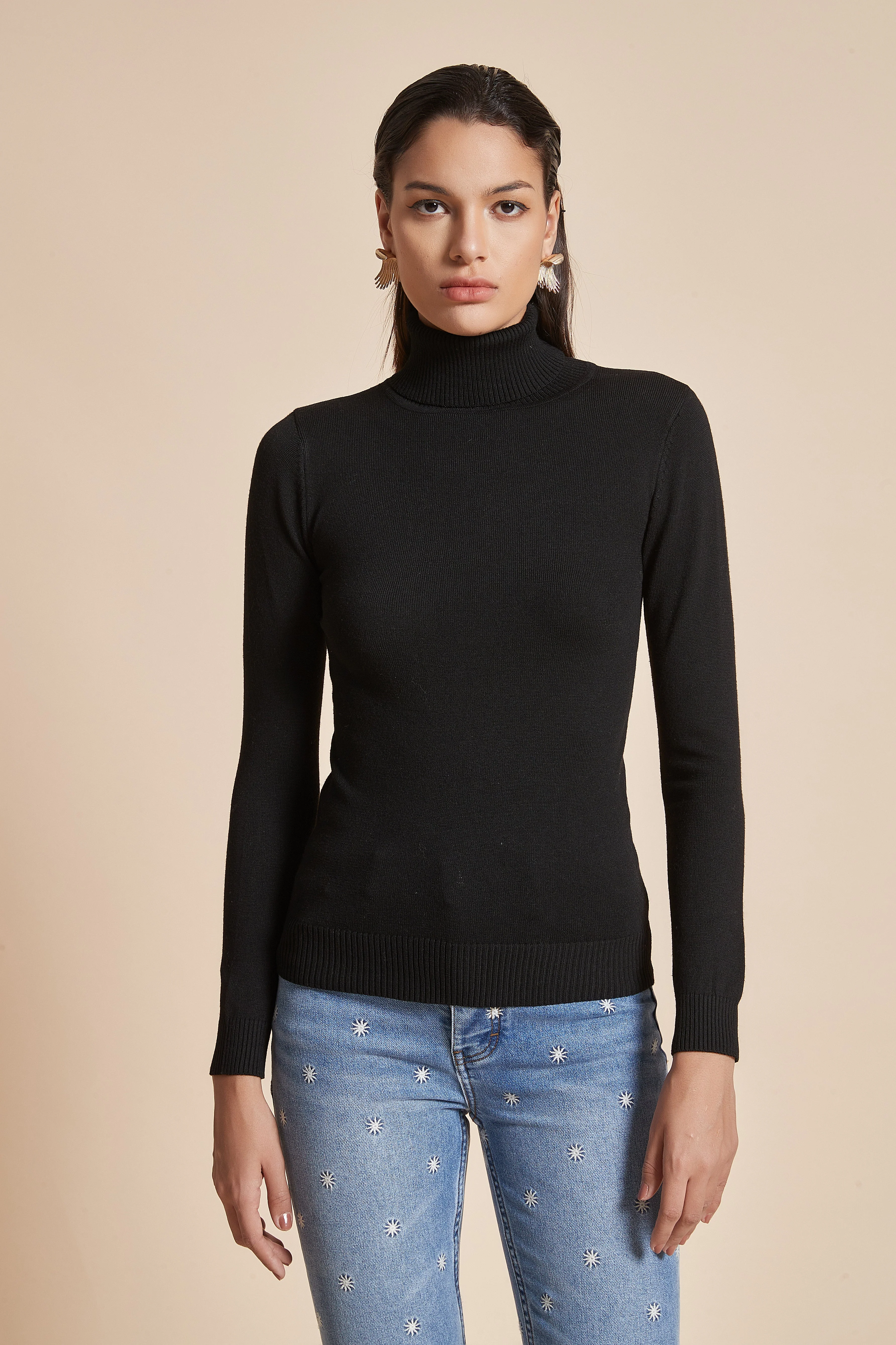 Plain Ribbed High-Neck Blouse With Long Sleeves - Image 4