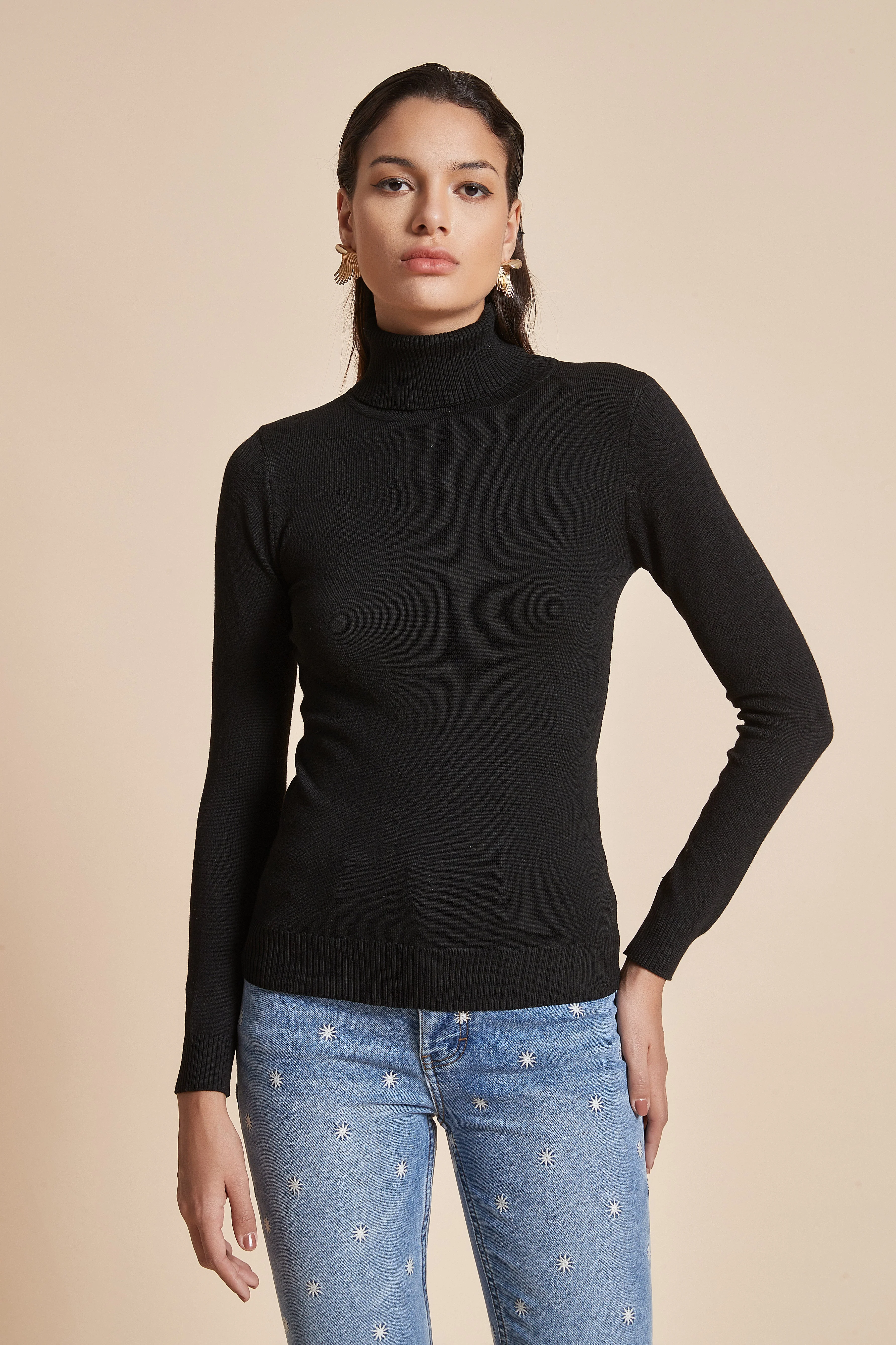 Plain Ribbed High-Neck Blouse With Long Sleeves - Image 5