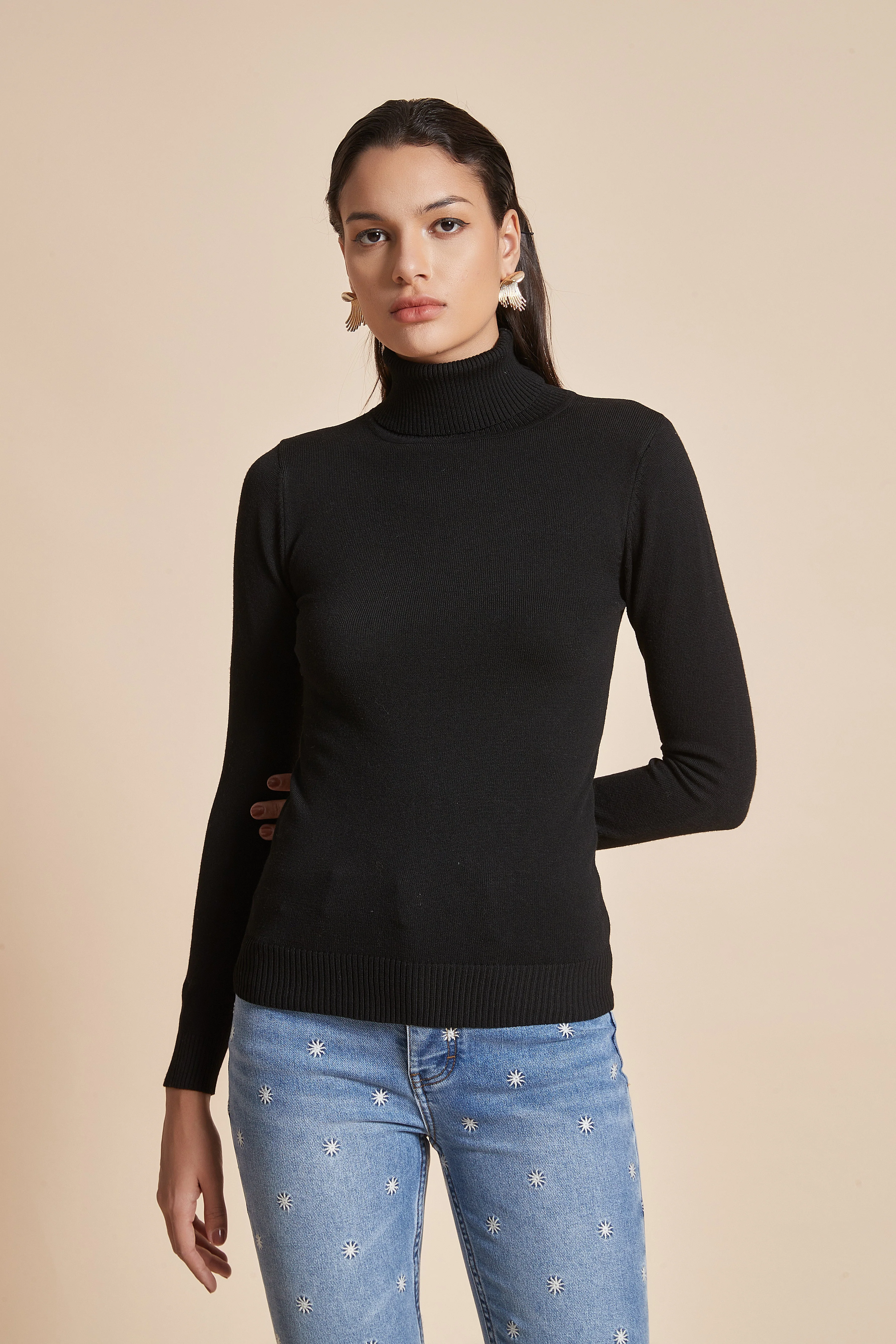 Plain Ribbed High-Neck Blouse With Long Sleeves - Image 6
