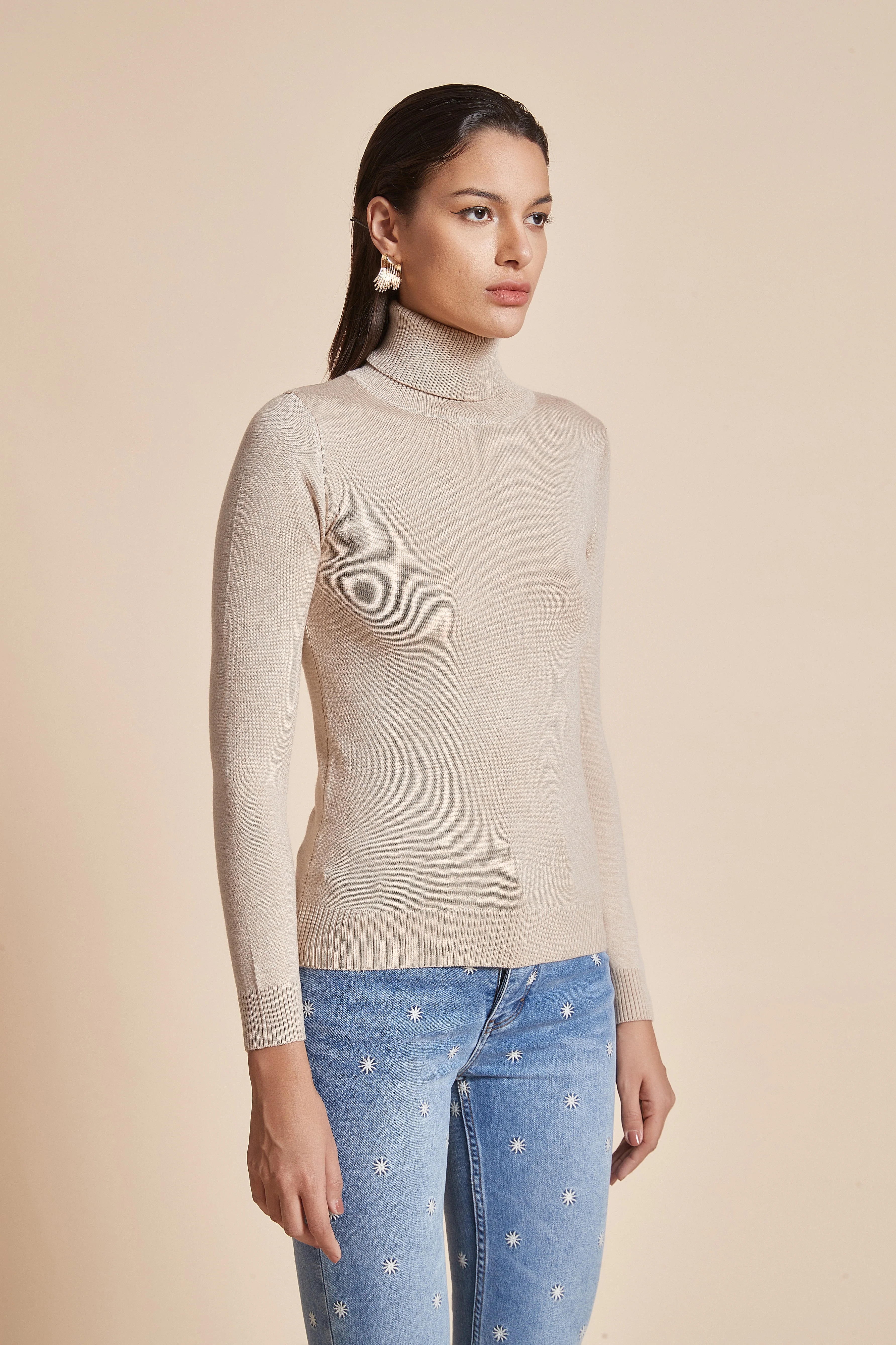 Plain Ribbed High-Neck Blouse With Long Sleeves - Image 4
