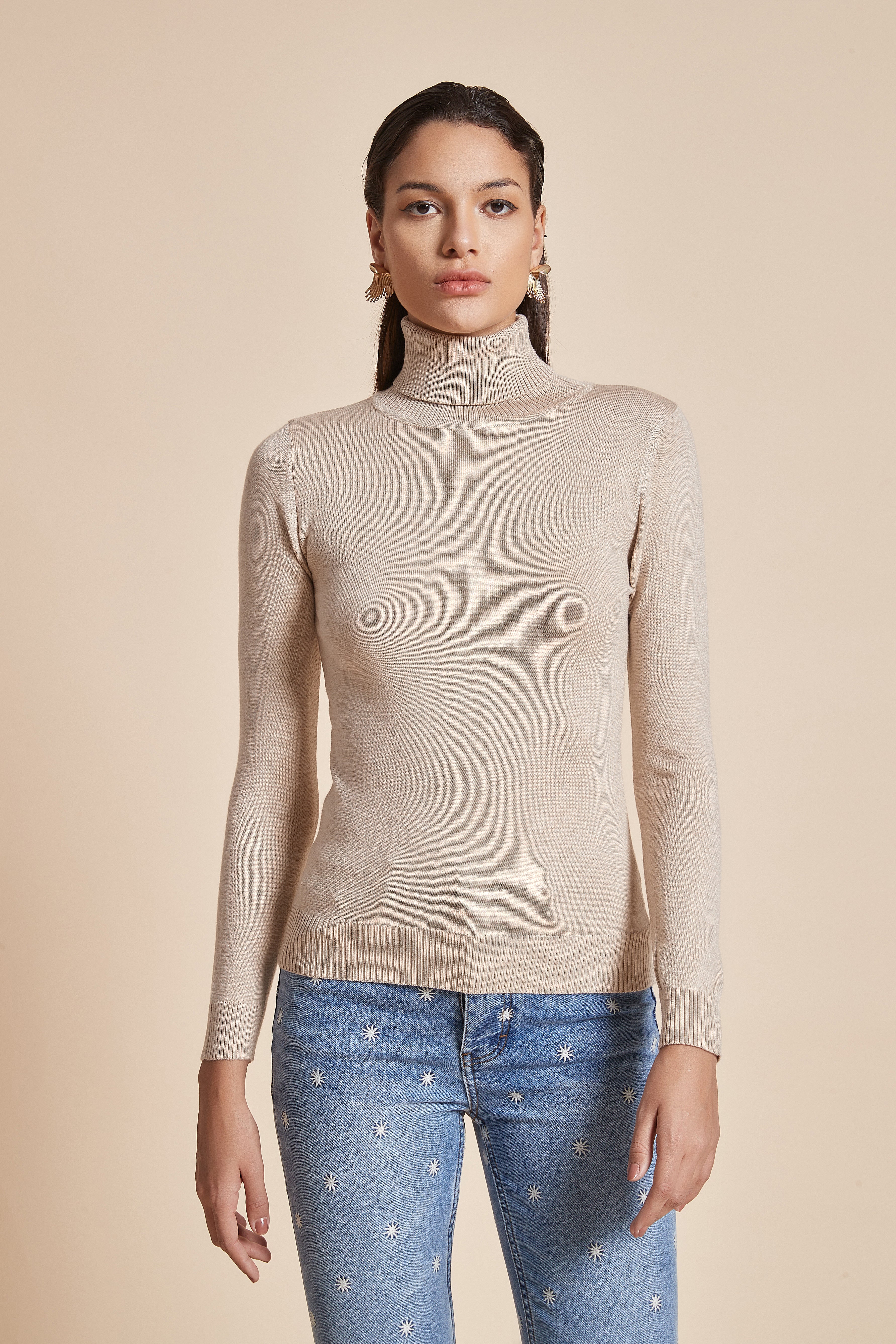 Plain Ribbed High-Neck Blouse With Long Sleeves - Image 5