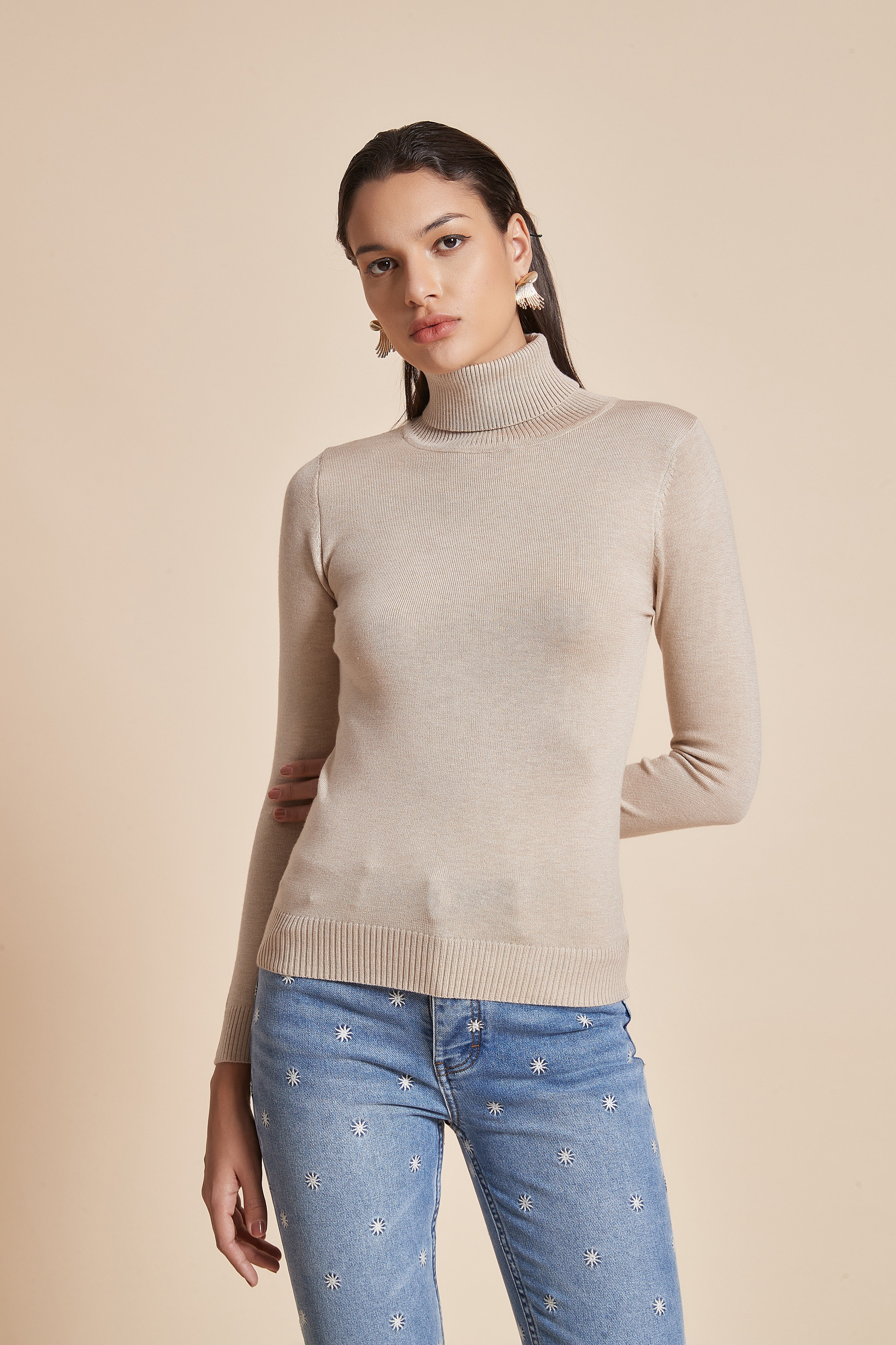Plain Ribbed High-Neck Blouse With Long Sleeves - Image 6