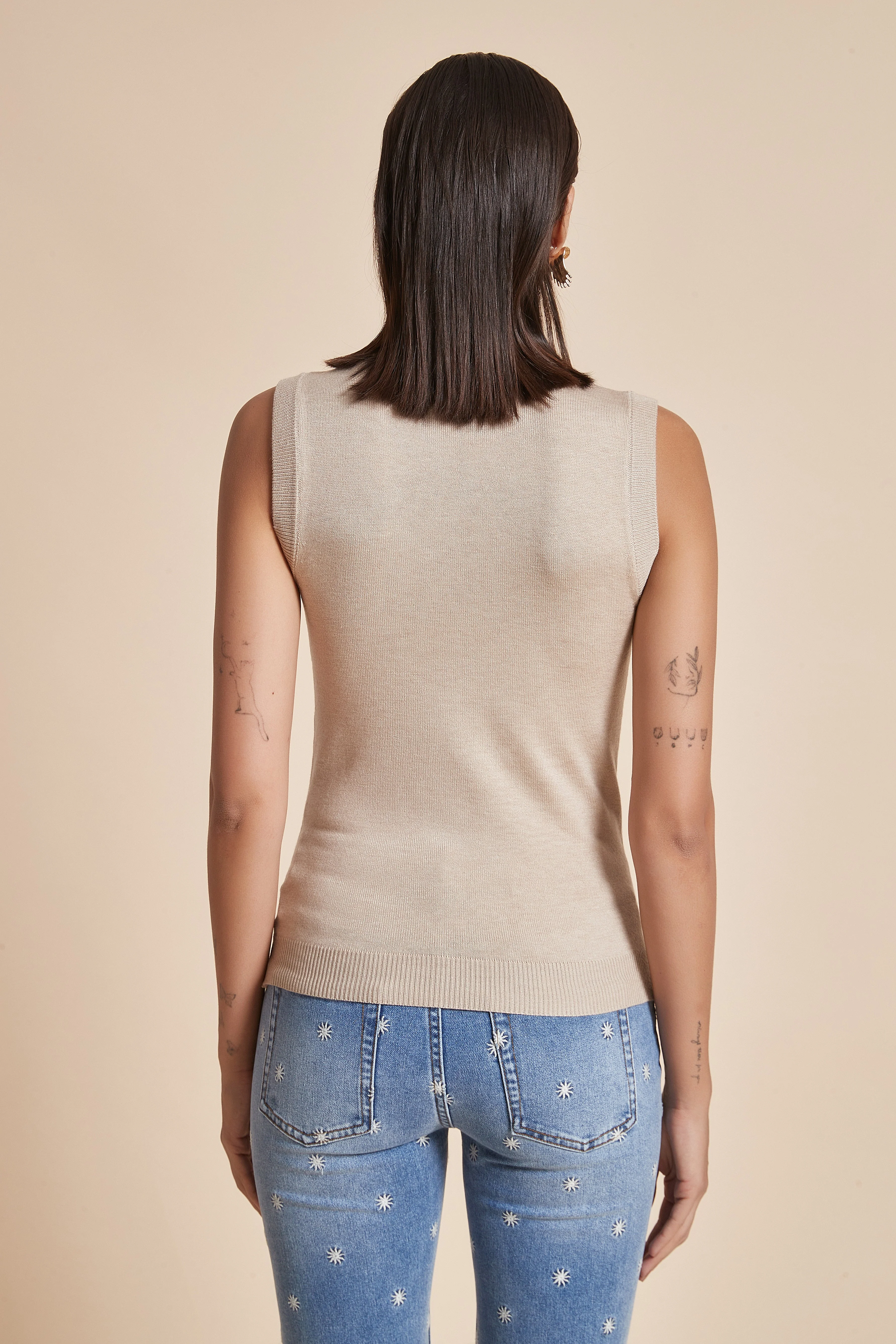 Plain Ribbed High-Neck Blouse With Half Sleeves - Image 9