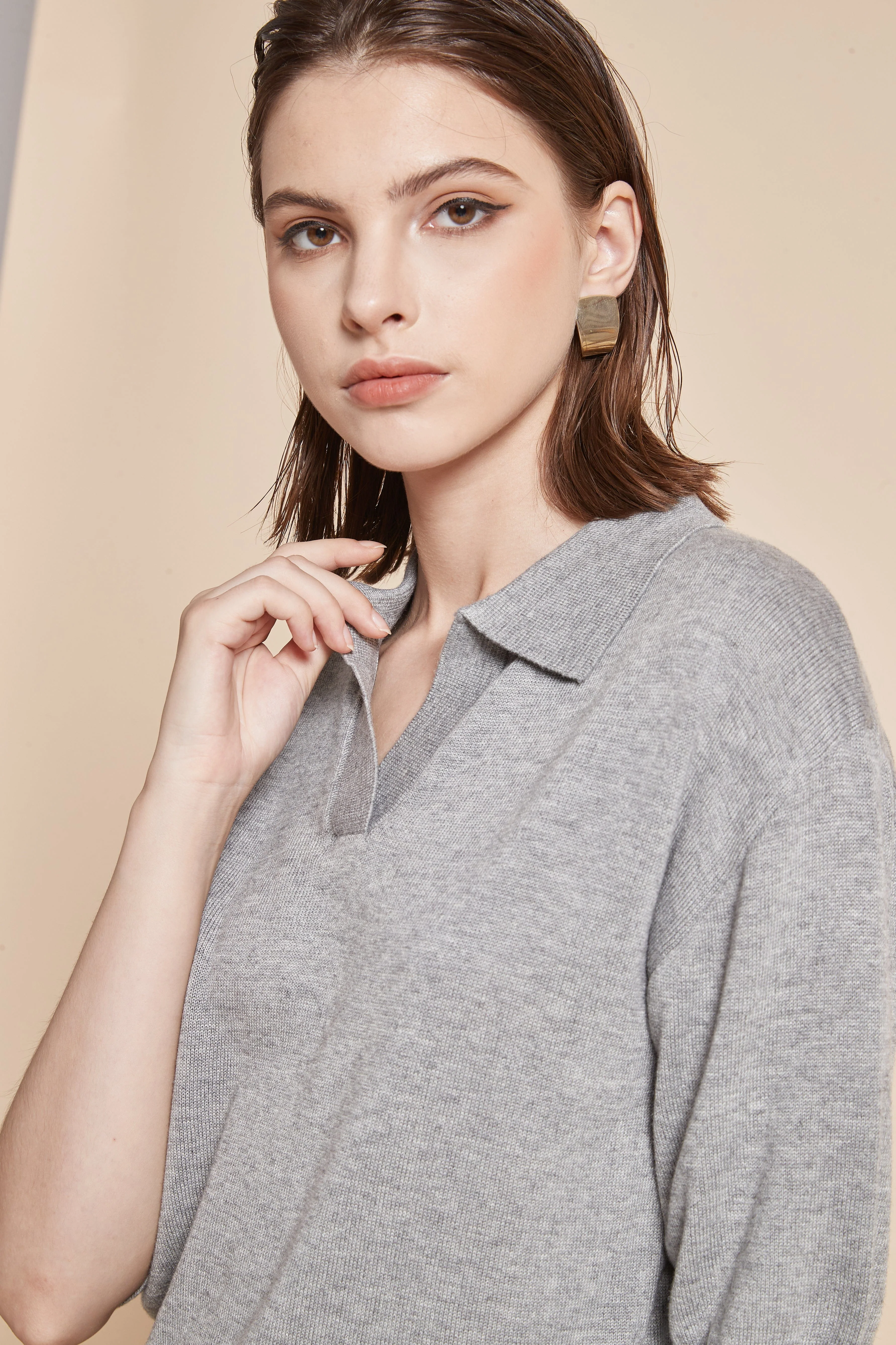 Plain Half-Sleeve Blouse With V-Neck And Collar - Image 7
