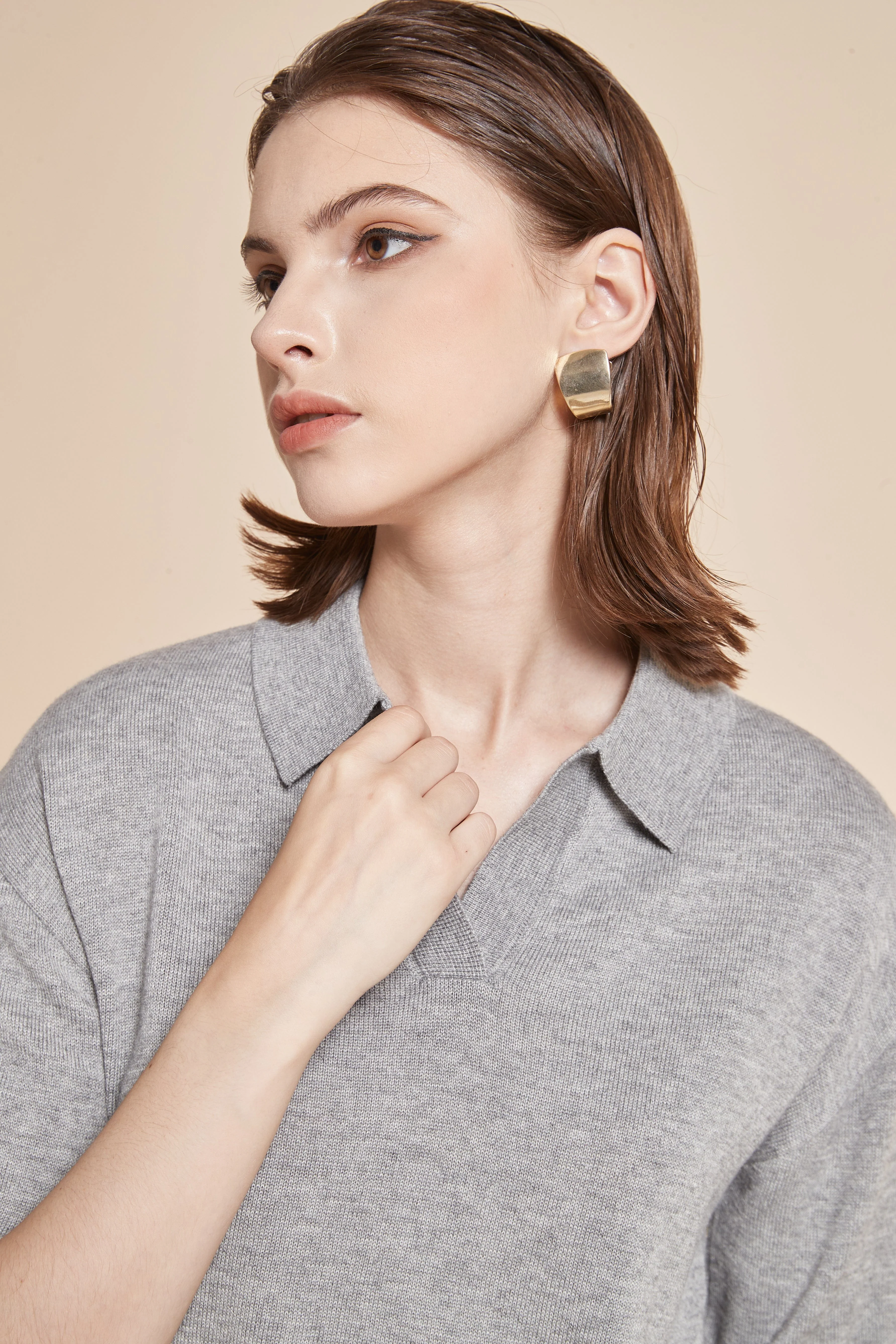 Plain Half-Sleeve Blouse With V-Neck And Collar - Image 8