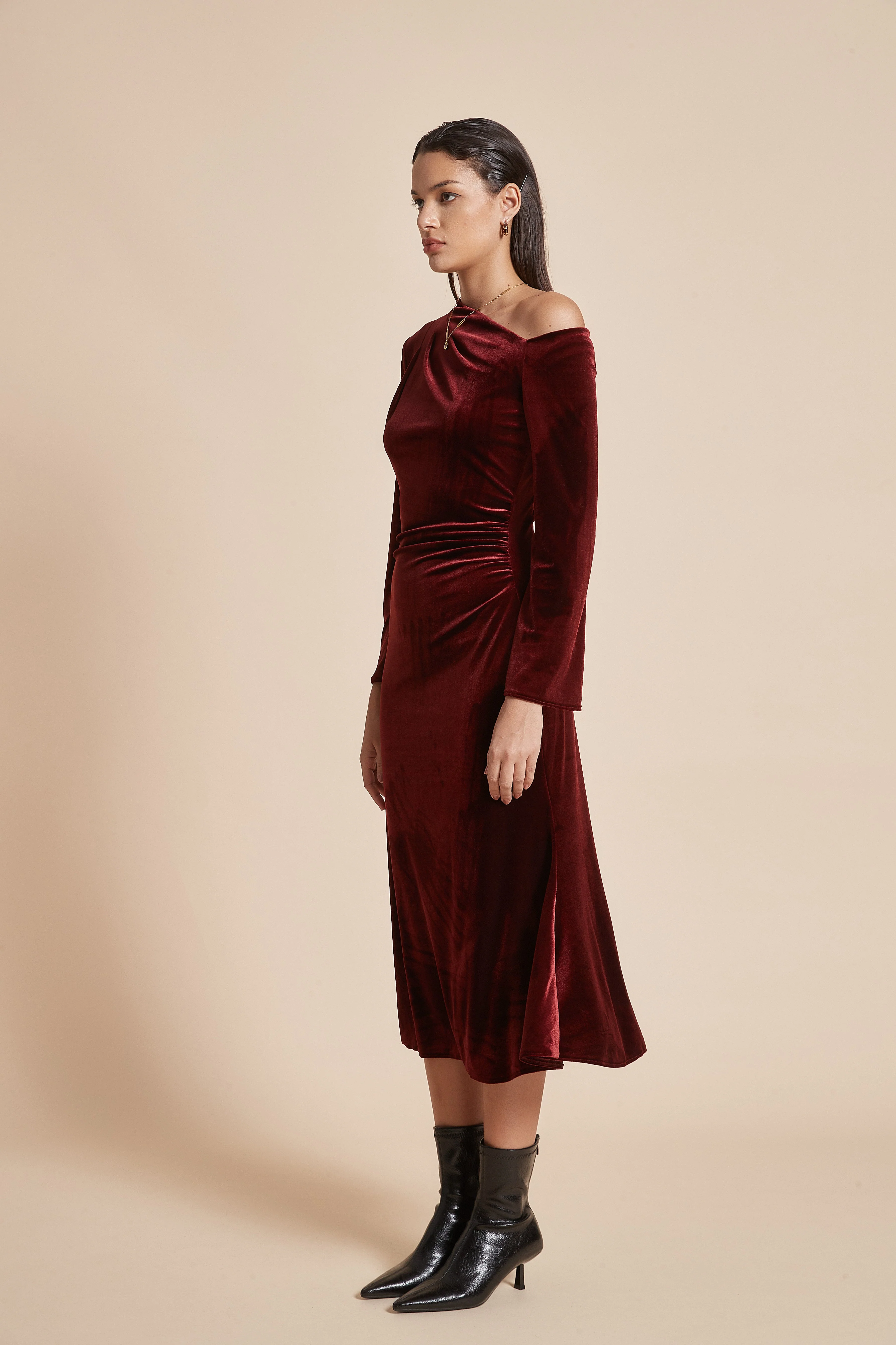 Plain Off-Shoulder Midi Women's Dress with Long Sleeves - Image 2