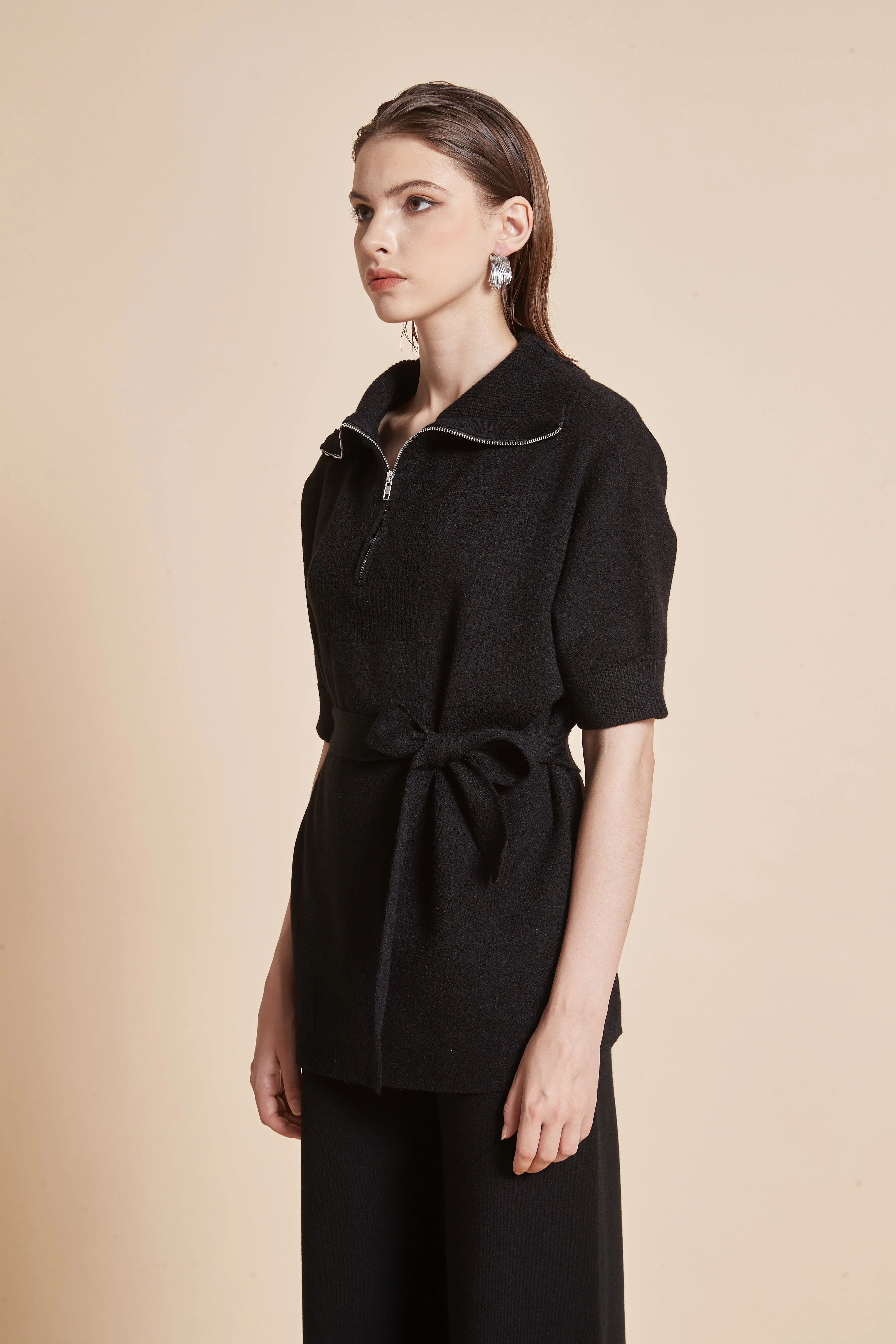 Long blouse with half sleeves, a high neck, and a zipper - Image 3