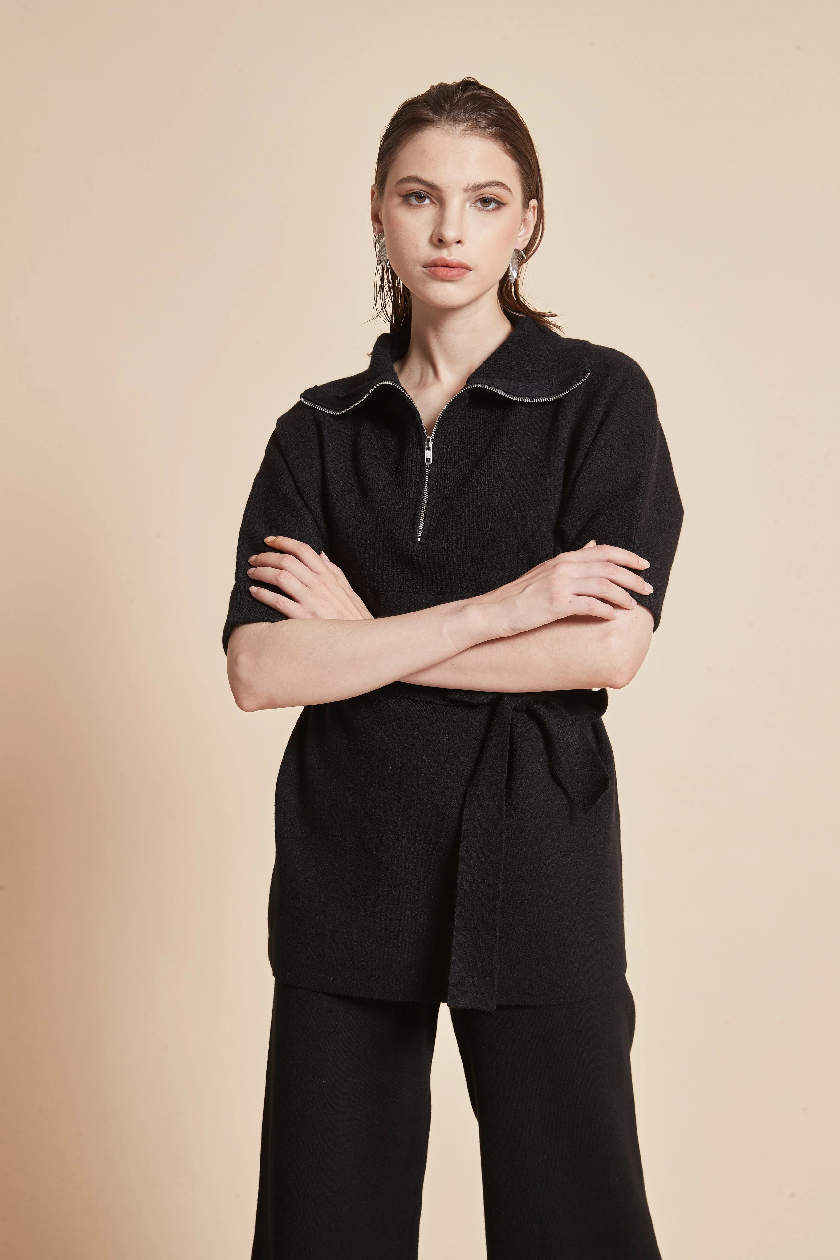 Long blouse with half sleeves, a high neck, and a zipper - Image 5